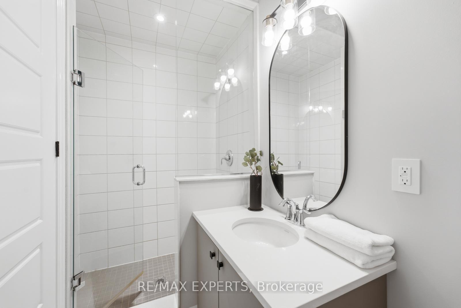 Photo 38 of 1296 Aymond Crescent W, Oakville, Joshua Meadows — HOMEH