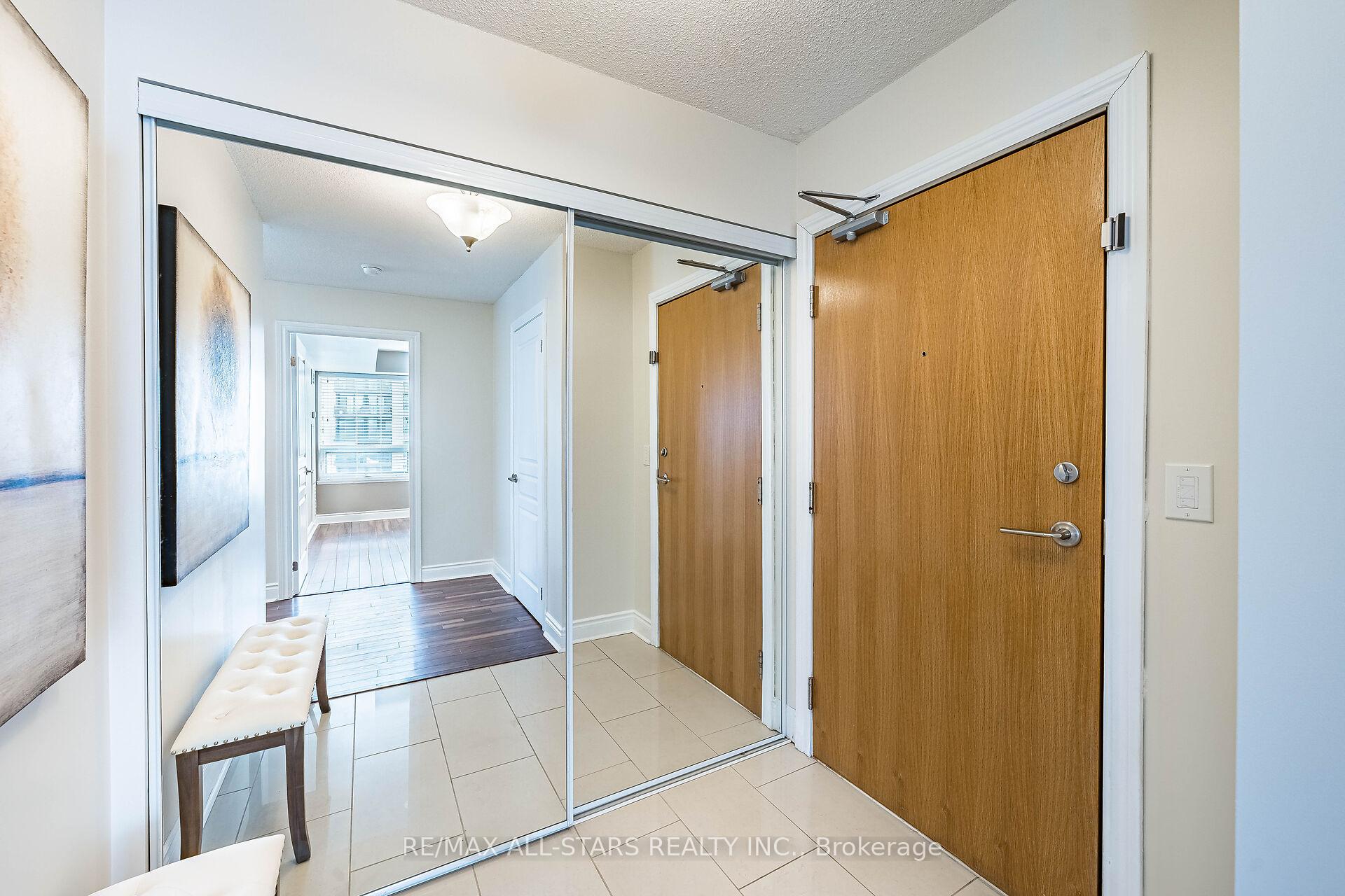 Photo 6 of Unit 806, 32 Clegg Road, Markham, Unionville — HOMEH