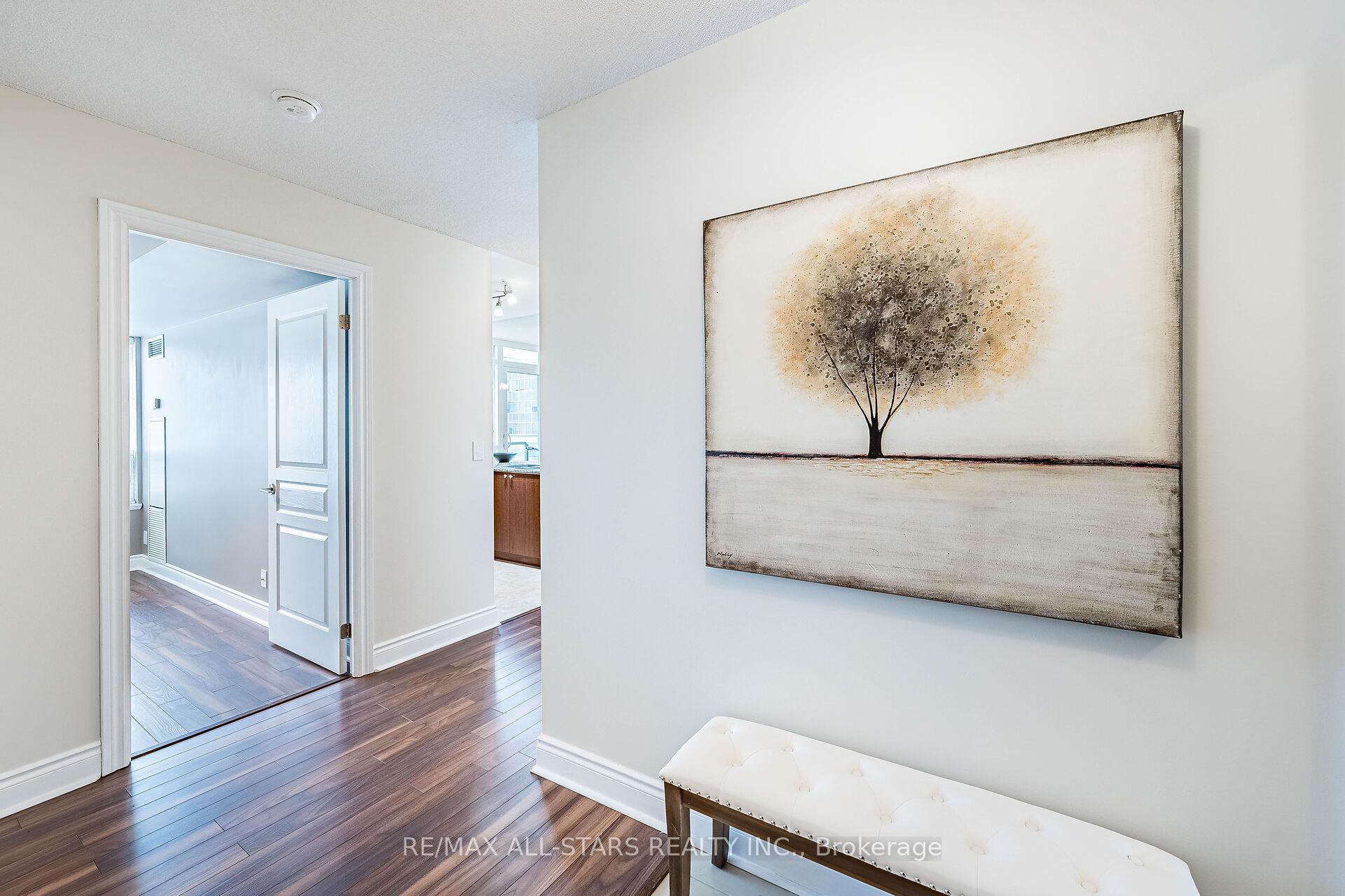 Photo 7 of Unit 806, 32 Clegg Road, Markham, Unionville — HOMEH