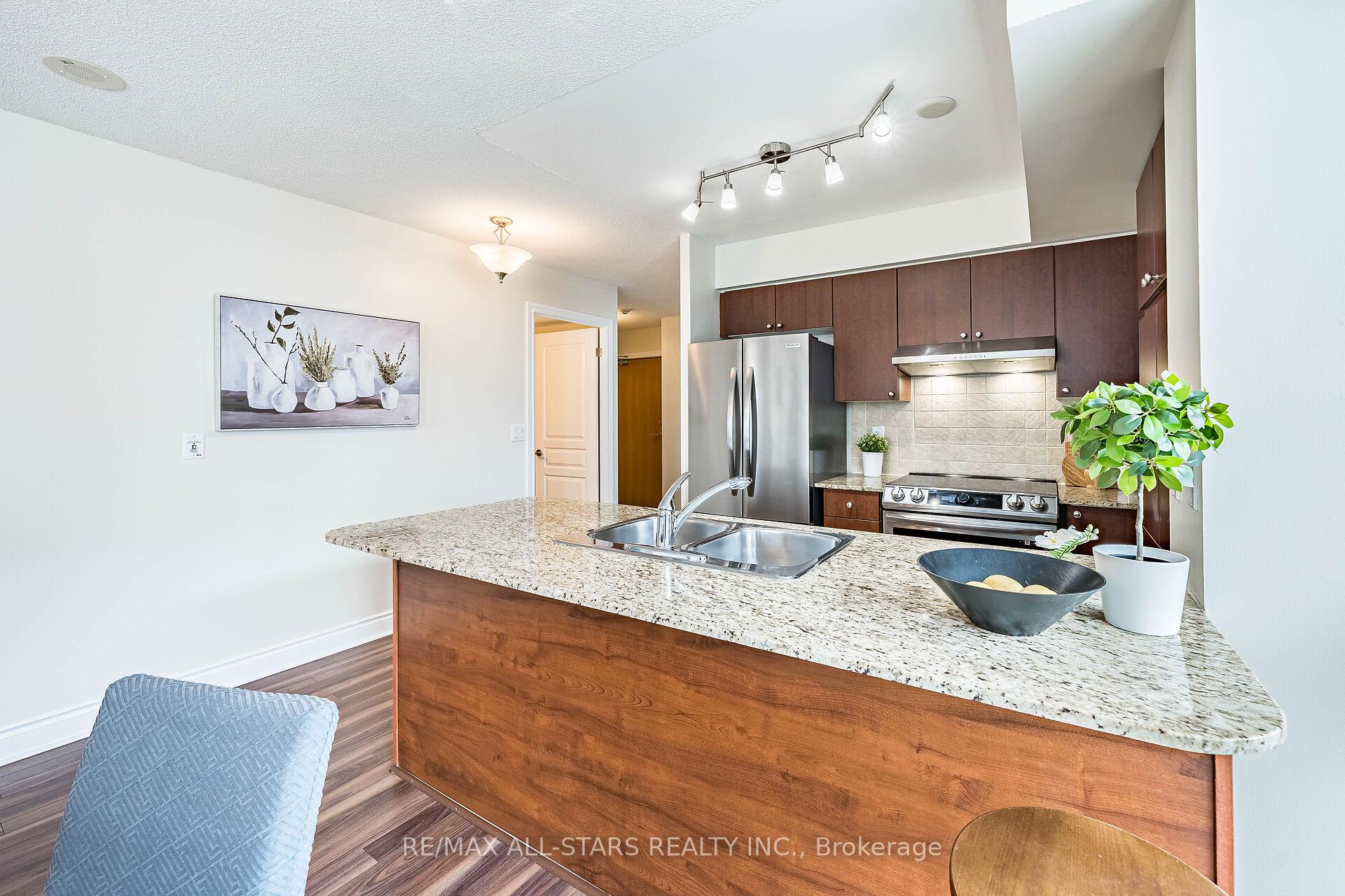 Photo 10 of Unit 806, 32 Clegg Road, Markham, Unionville — HOMEH