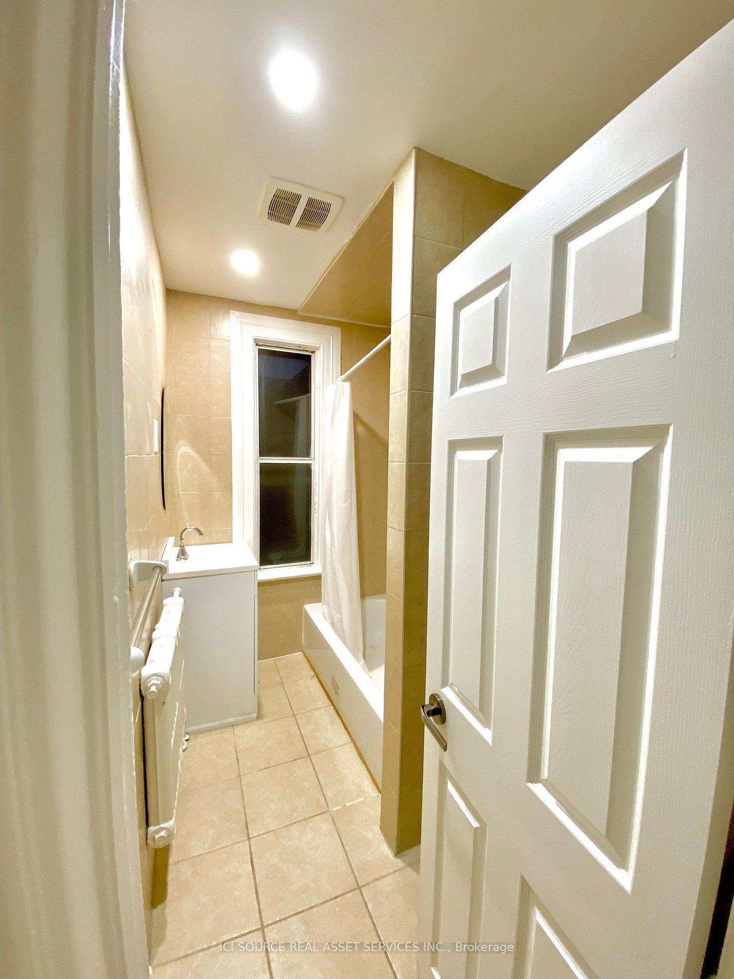 Photo 4 of Unit 2, 146 Brunswick Avenue, Toronto, University — HOMEH