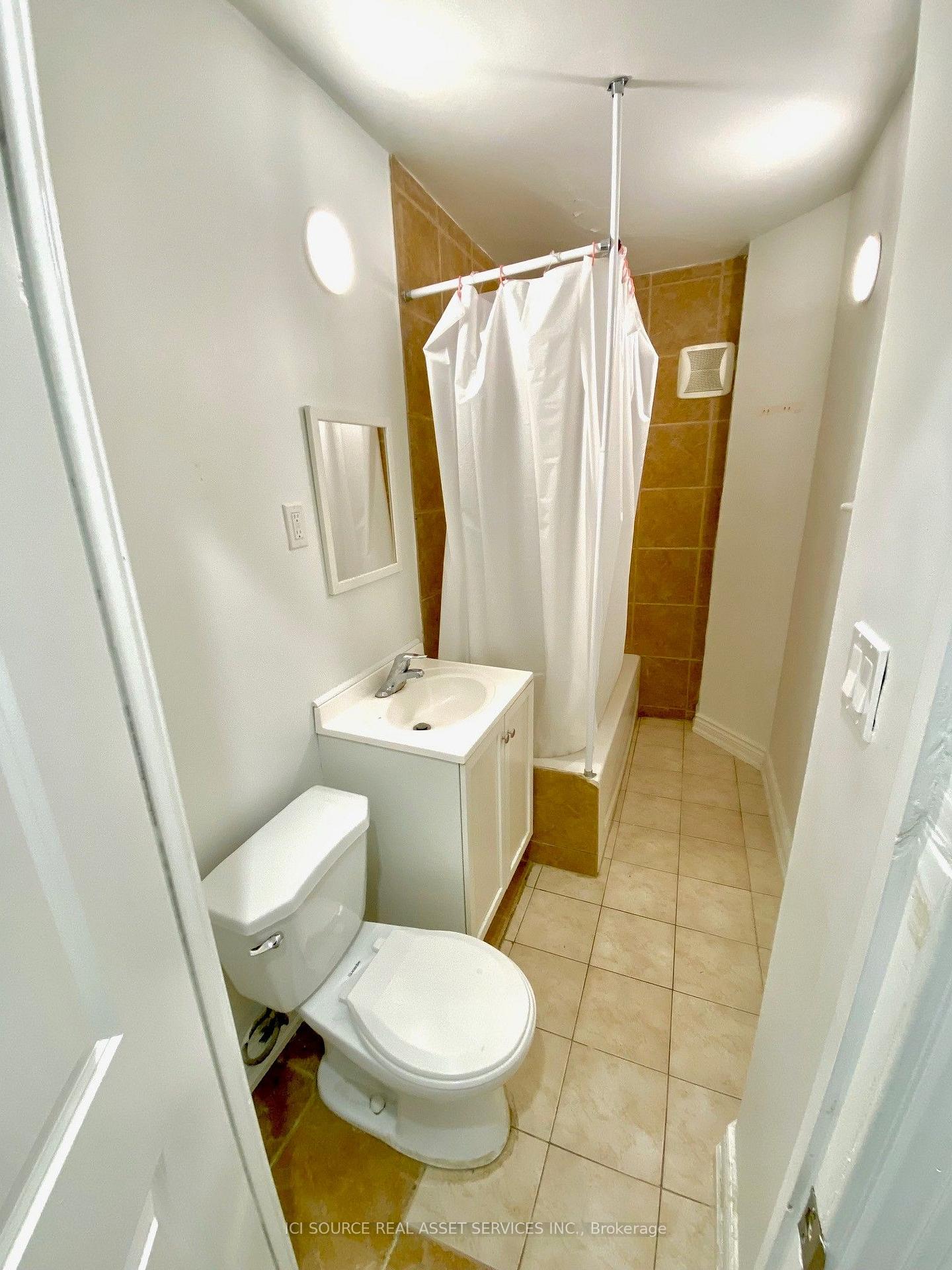 Photo 6 of Unit 2, 146 Brunswick Avenue, Toronto, University — HOMEH
