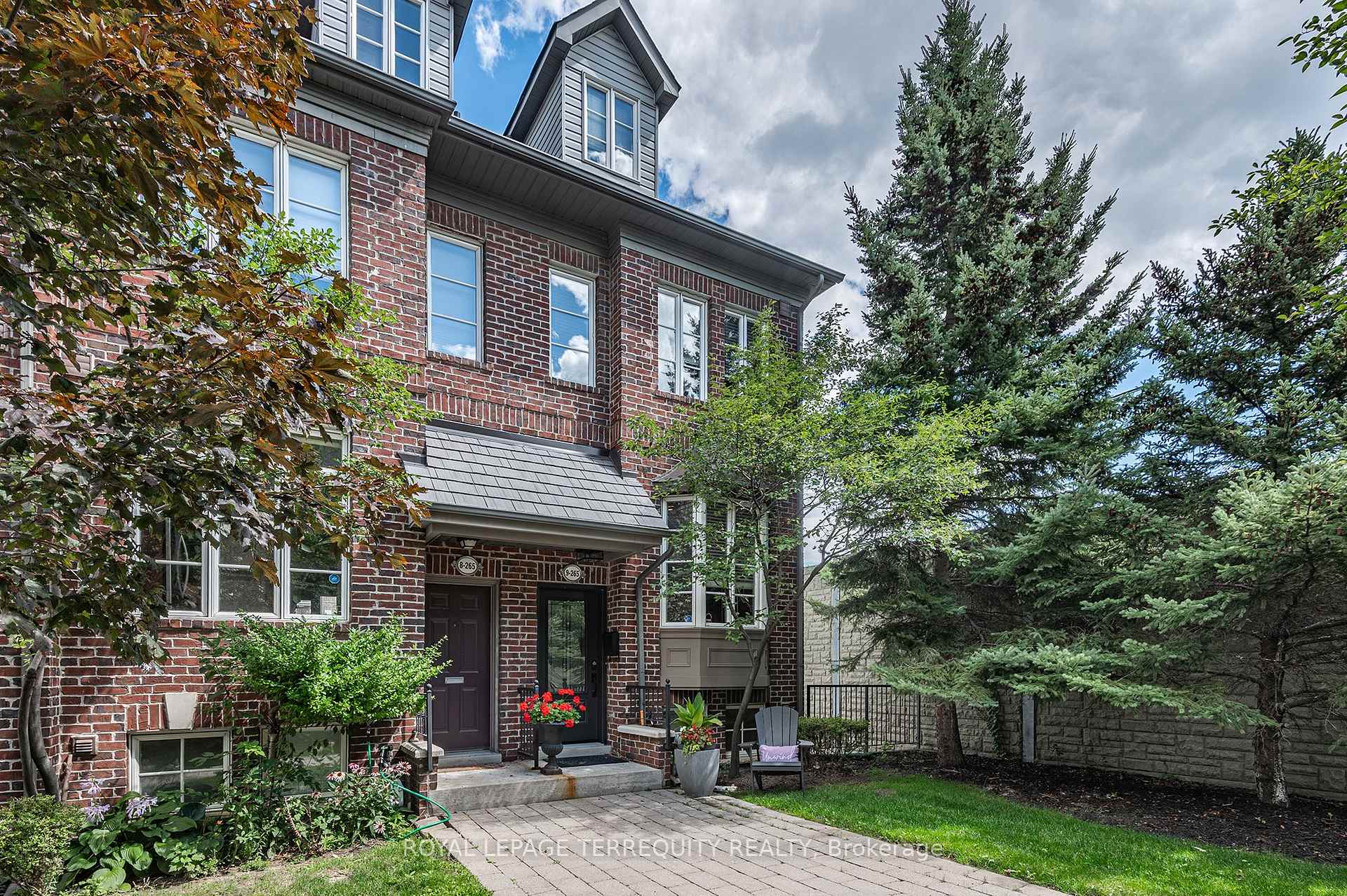 Photo 1 of Unit 9, 265 Van Dusen Boulevard, Etobicoke, Islington-City Centre West — HOMEH