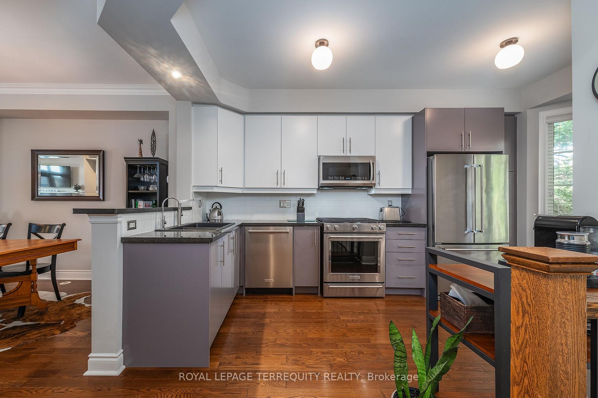 Photo 4 of Unit 9, 265 Van Dusen Boulevard, Etobicoke, Islington-City Centre West — HOMEH
