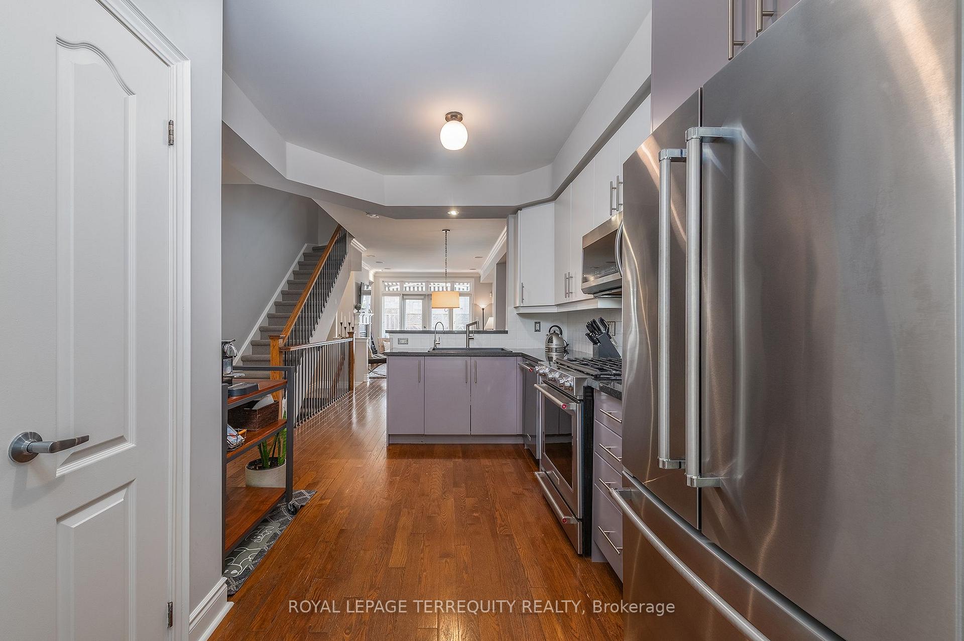 Photo 6 of Unit 9, 265 Van Dusen Boulevard, Etobicoke, Islington-City Centre West — HOMEH