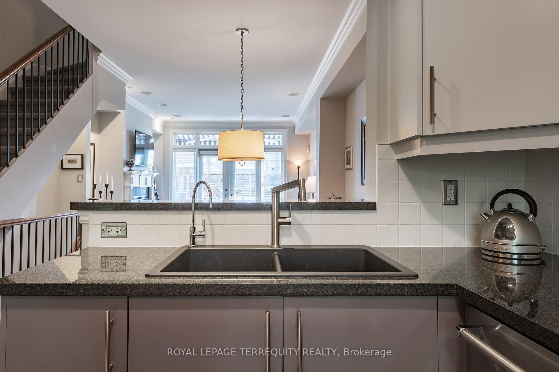 Photo 8 of Unit 9, 265 Van Dusen Boulevard, Etobicoke, Islington-City Centre West — HOMEH
