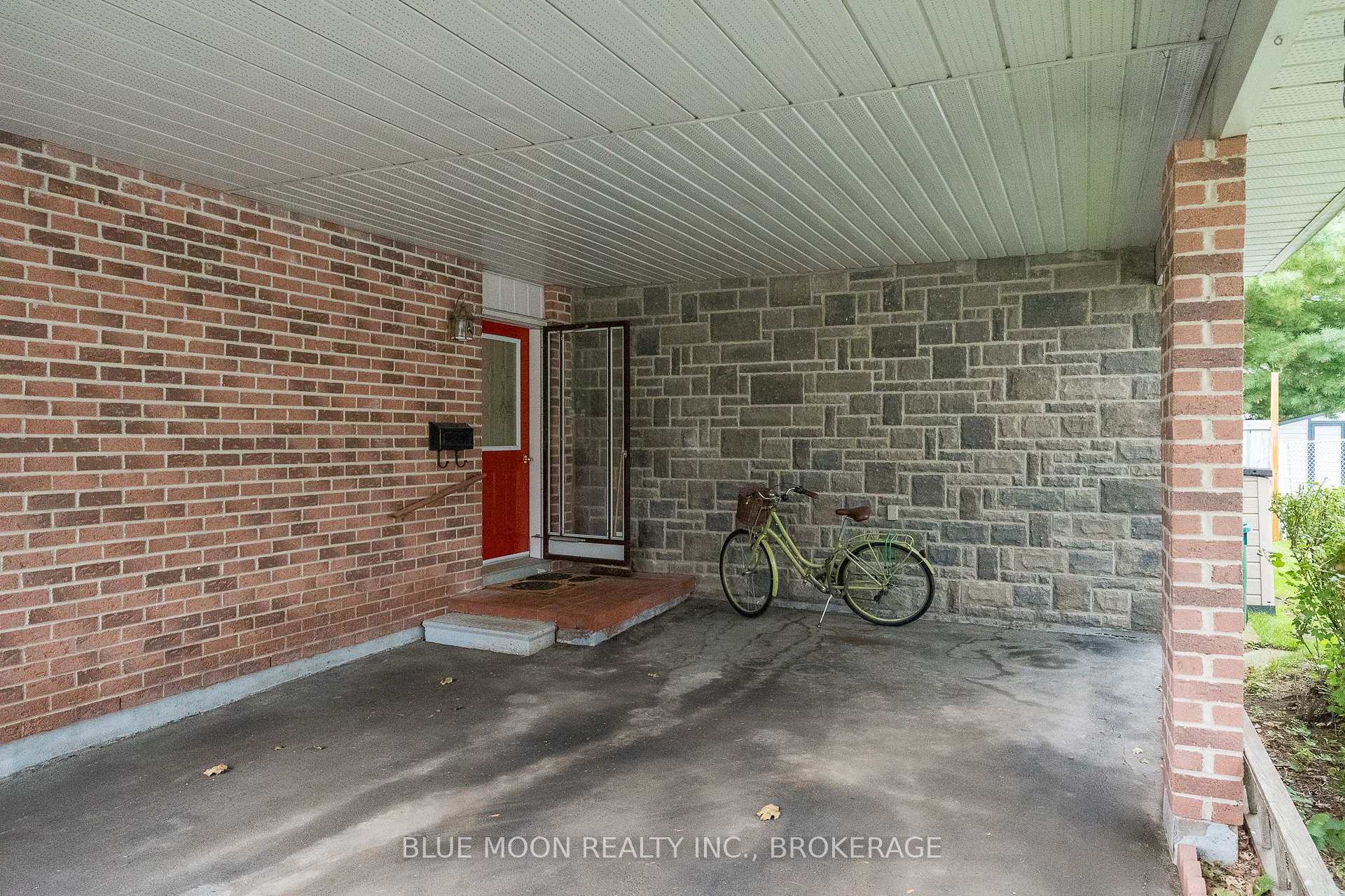 Photo 5 of 195 Splinter Court, Kingston, East Gardiners Rd — HOMEH