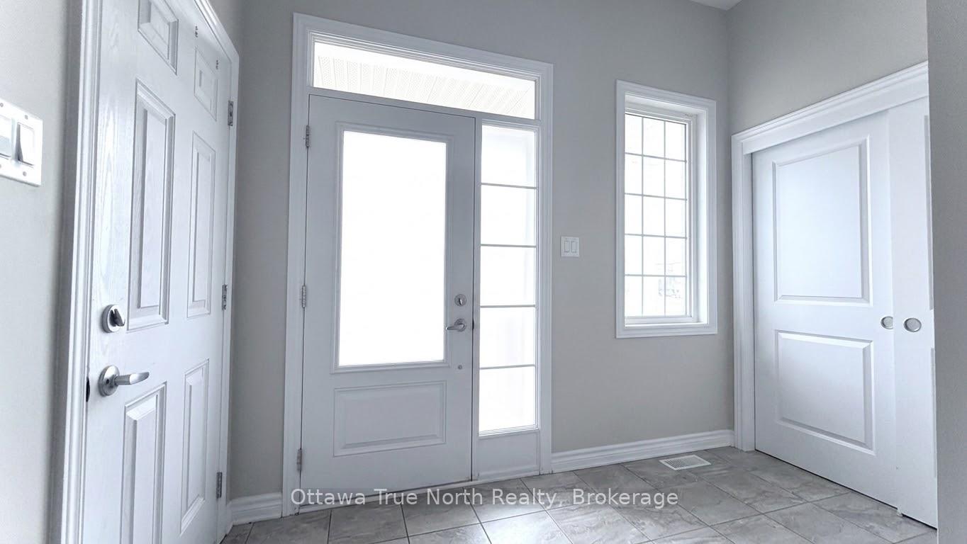 Photo 3 of 150 Westover Crescent, Ottawa, Kanata - Kanata Lakes/Heritage Hills — HOMEH