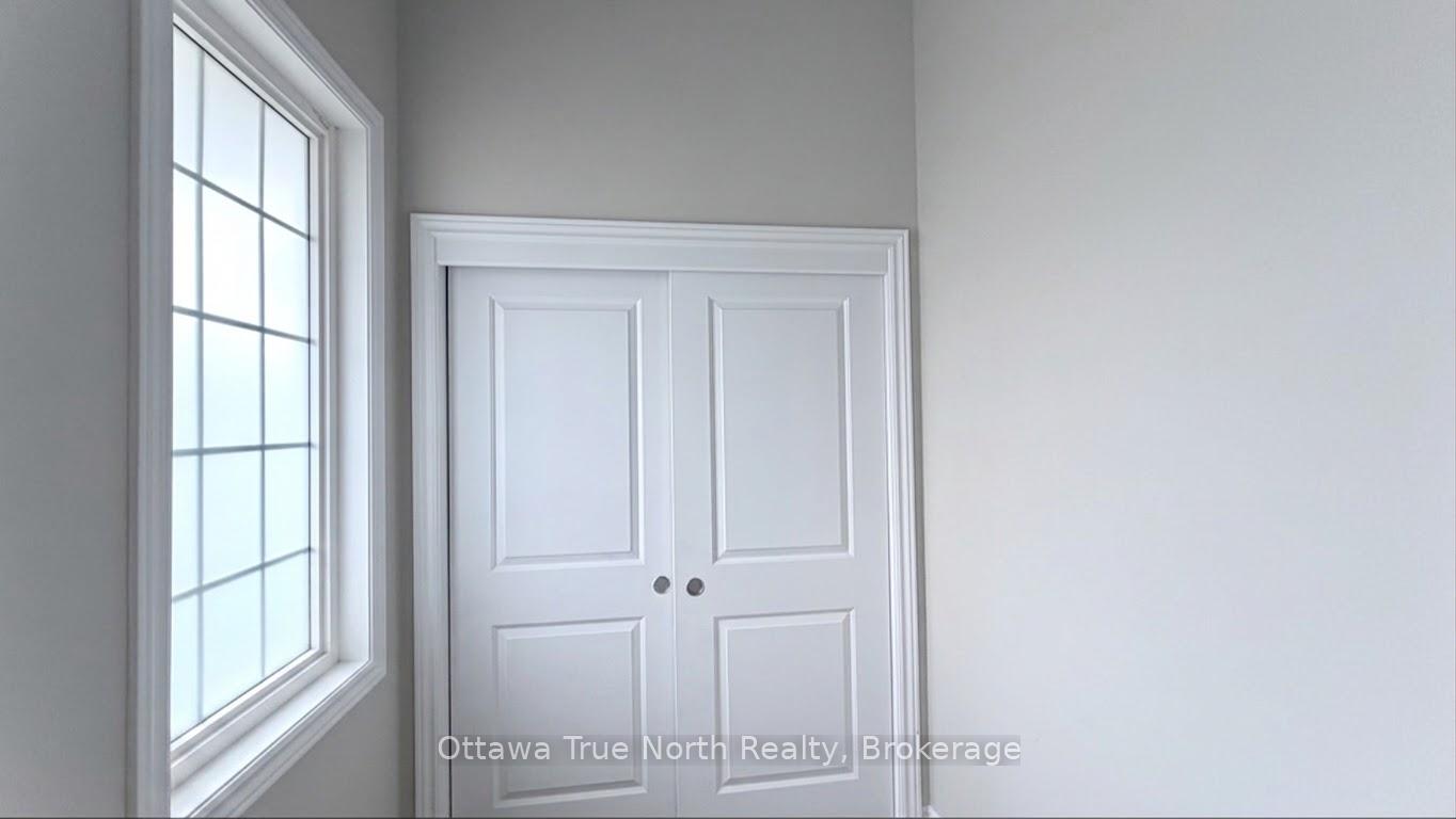 Photo 4 of 150 Westover Crescent, Ottawa, Kanata - Kanata Lakes/Heritage Hills — HOMEH