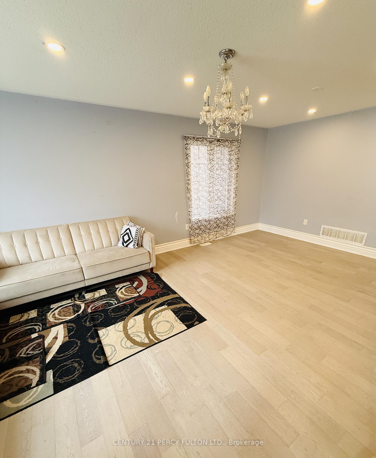 Photo 3 of 15 Armitage Crescent, Ajax, Northwest Ajax — HOMEH