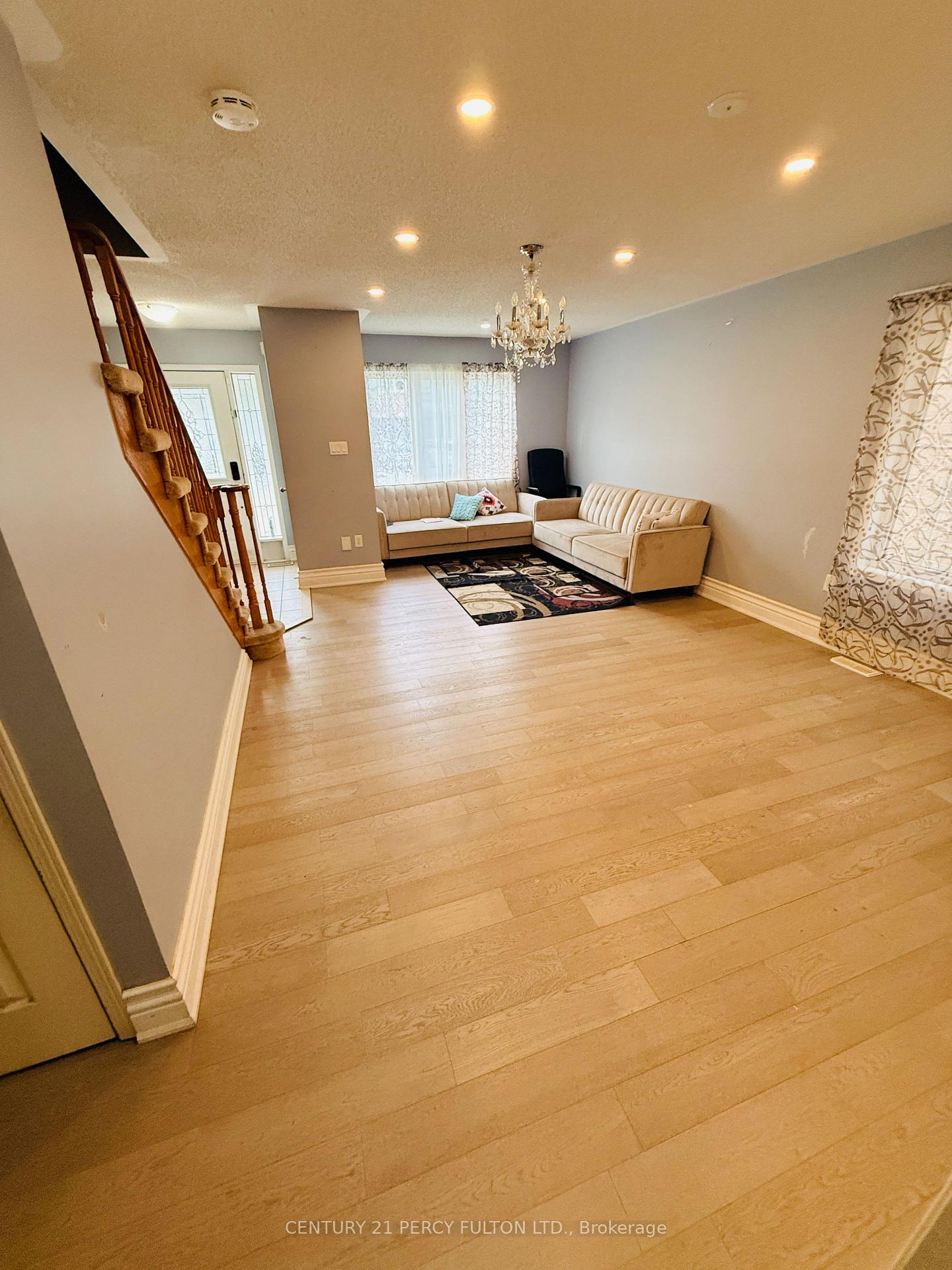 Photo 4 of 15 Armitage Crescent, Ajax, Northwest Ajax — HOMEH