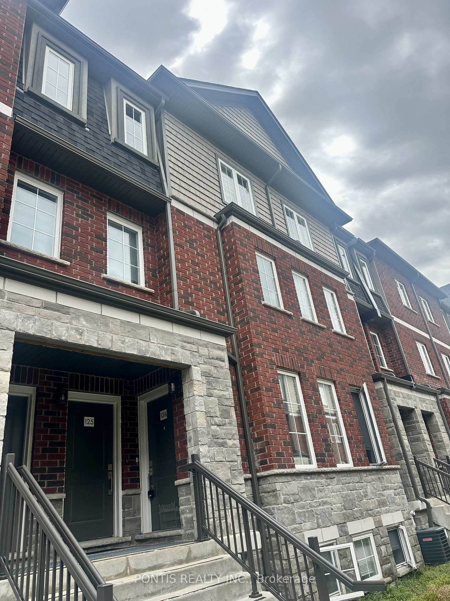 Front of Unit 126, 445 Ontario Street S