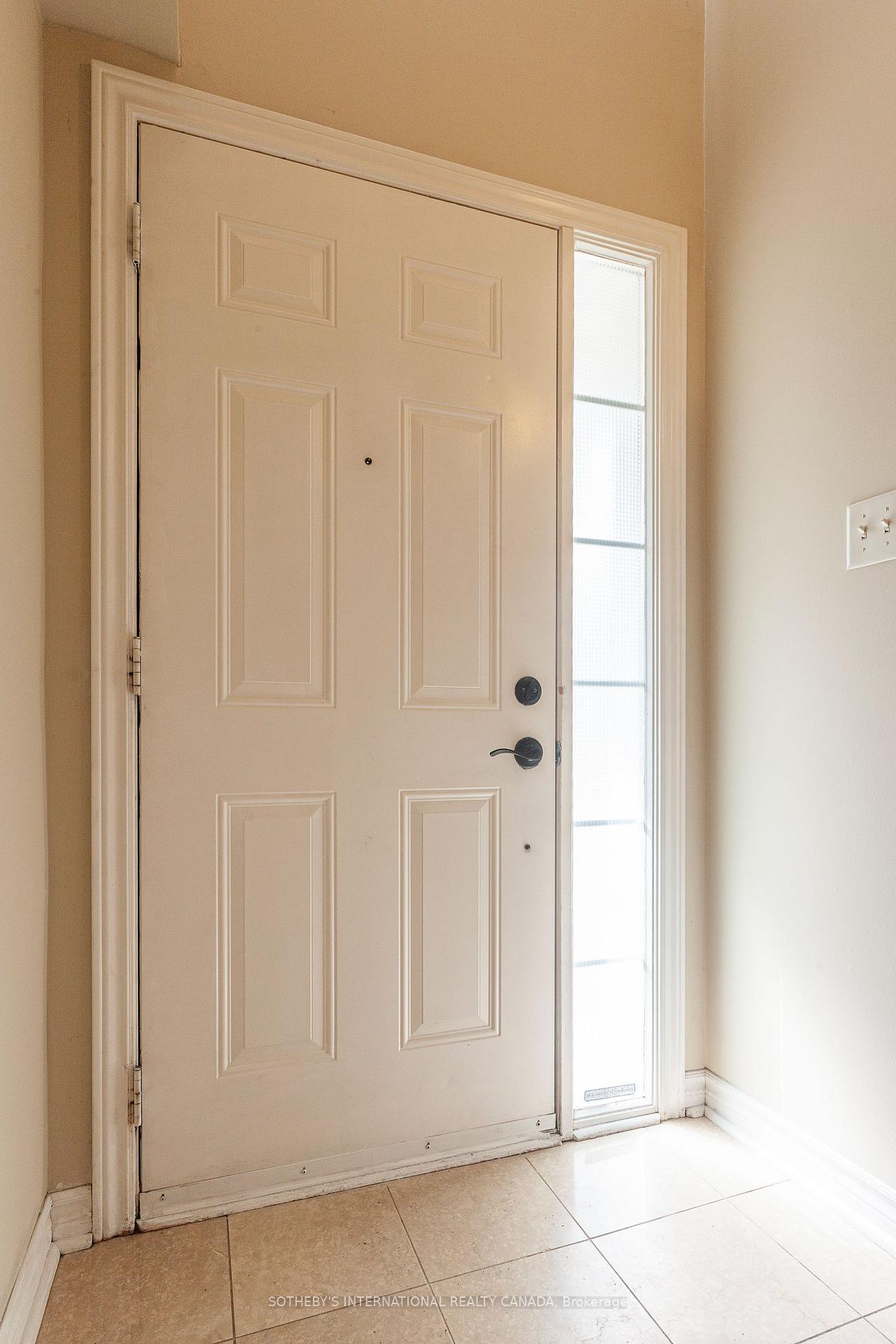 Photo 6 of 60 Routliffe Lane, North York, Newtonbrook West — HOMEH