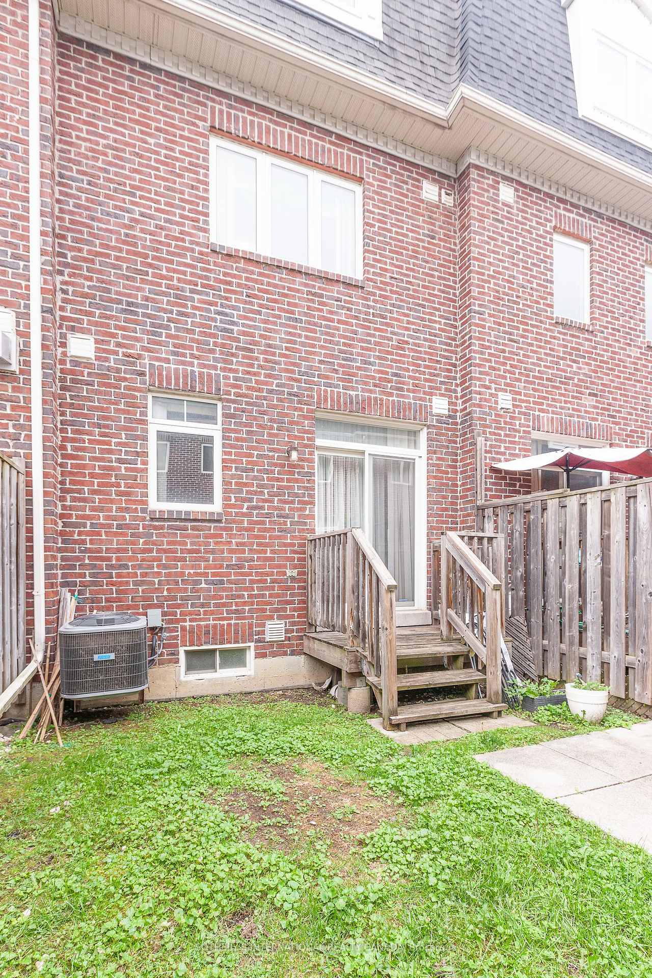Photo 17 of 60 Routliffe Lane, North York, Newtonbrook West — HOMEH