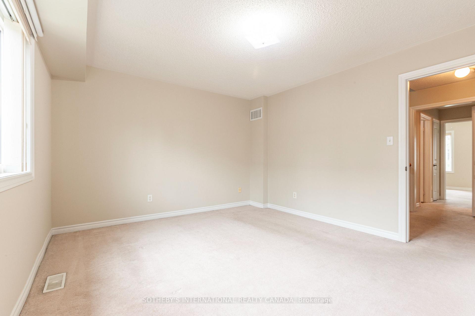 Photo 27 of 60 Routliffe Lane, North York, Newtonbrook West — HOMEH
