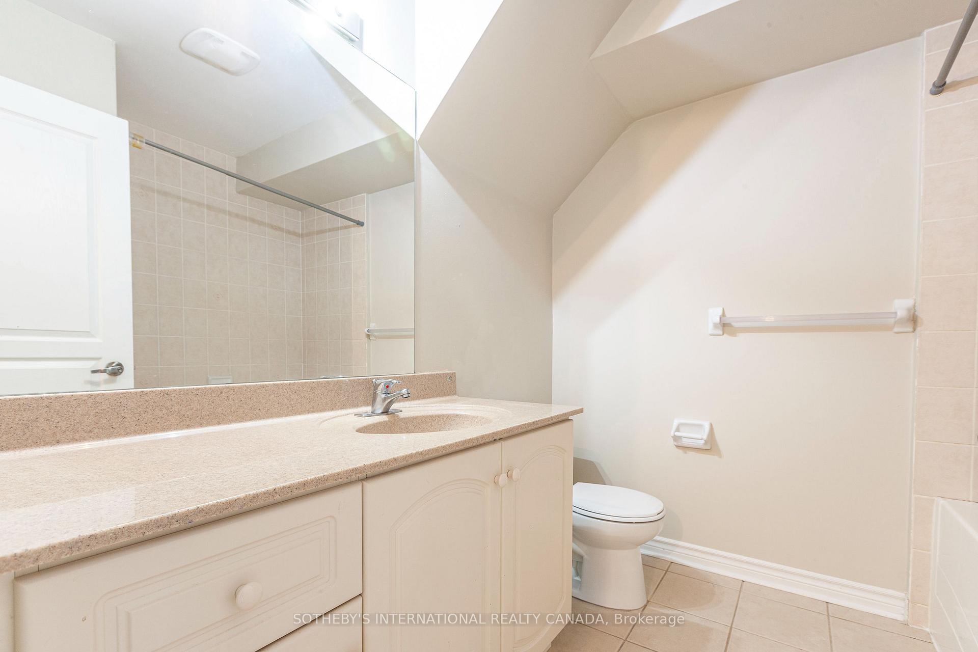 Photo 32 of 60 Routliffe Lane, North York, Newtonbrook West — HOMEH