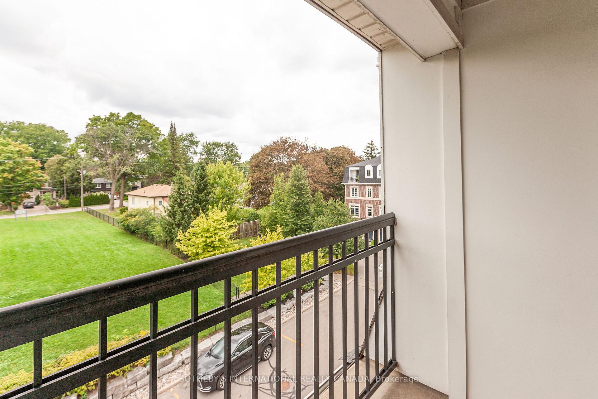 Photo 38 of 60 Routliffe Lane, North York, Newtonbrook West — HOMEH