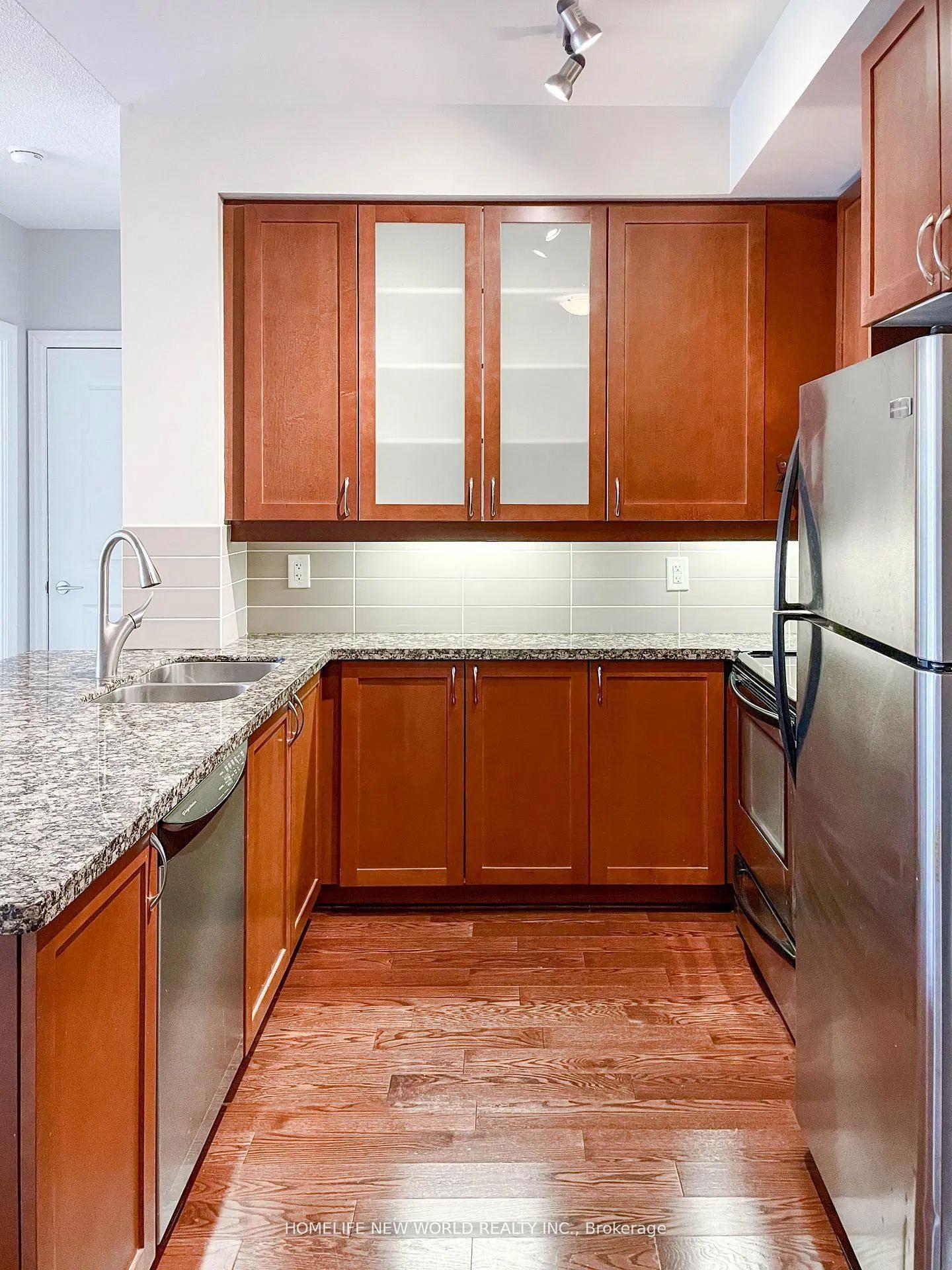 Photo 3 of Unit 404, 21 Upper Duke Crescent, Markham, Unionville — HOMEH