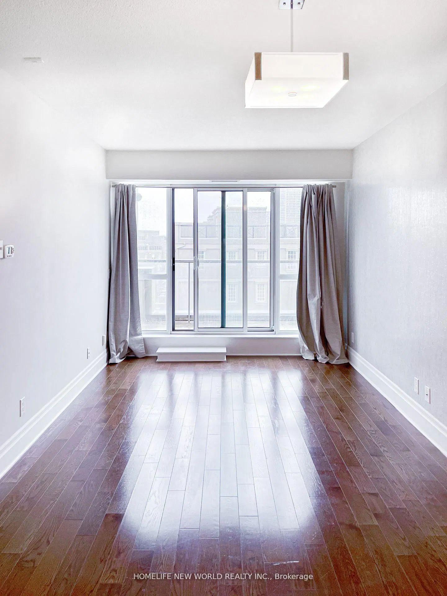 Photo 8 of Unit 404, 21 Upper Duke Crescent, Markham, Unionville — HOMEH