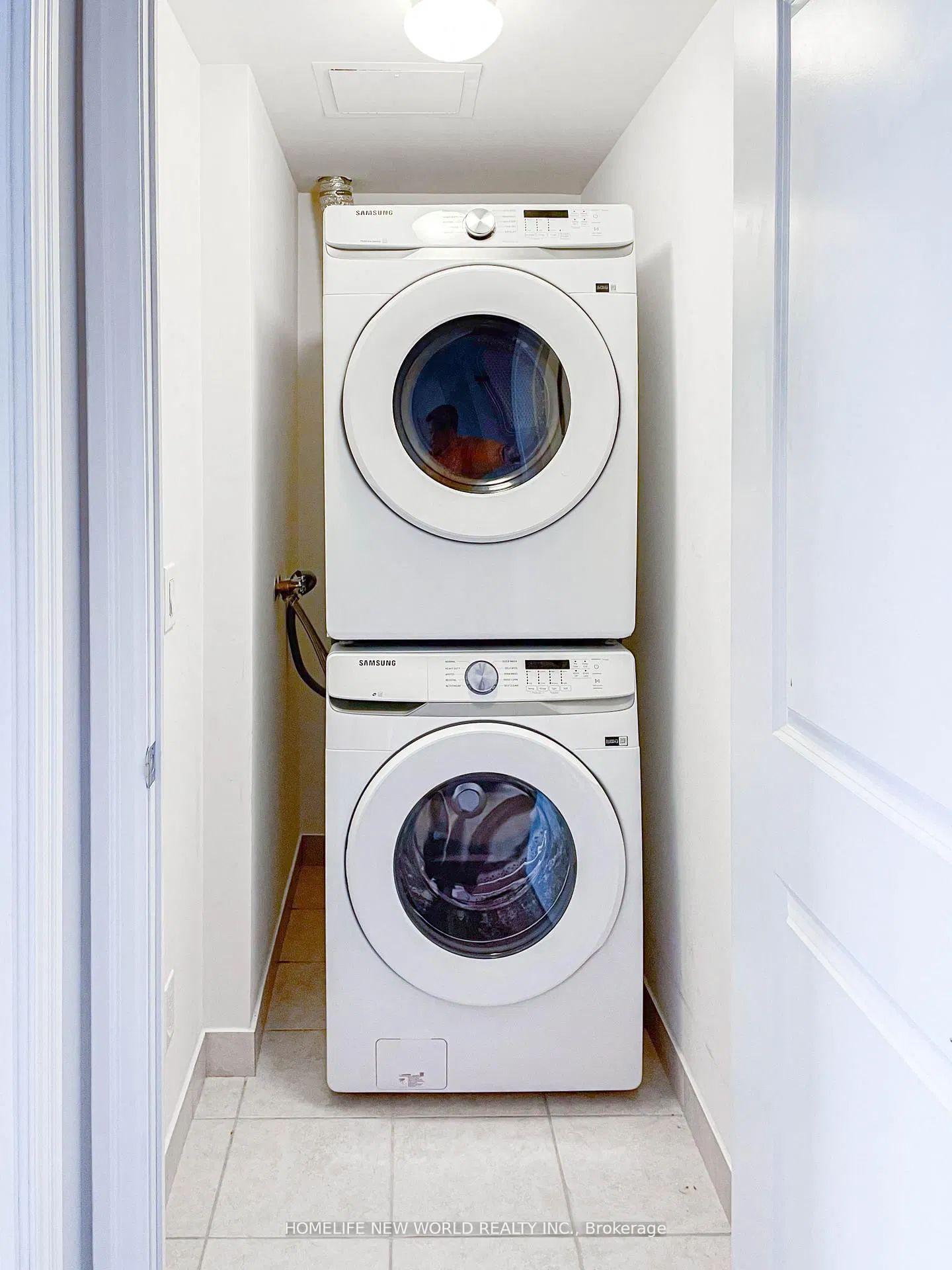 Photo 14 of Unit 404, 21 Upper Duke Crescent, Markham, Unionville — HOMEH