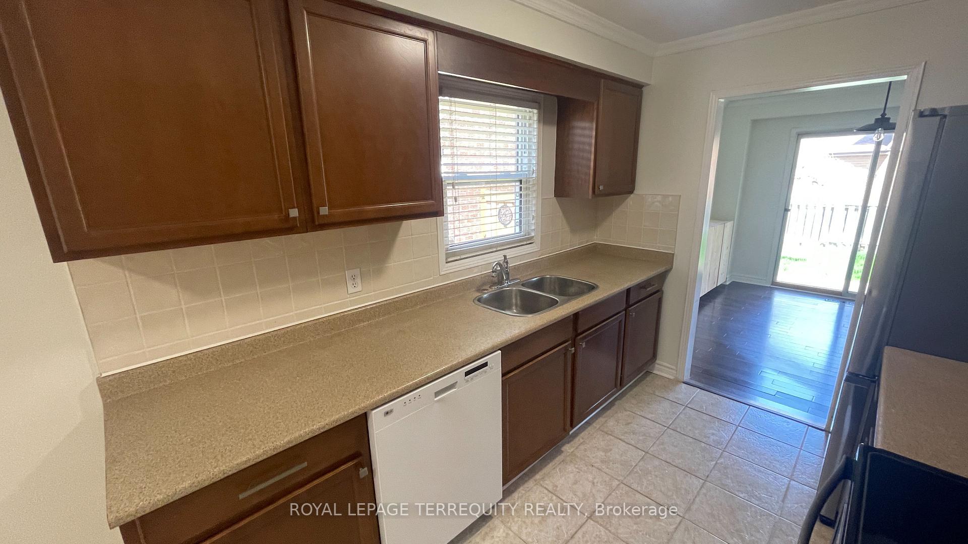 Photo 9 of 3151 Bracknell Crescent, Mississauga, Meadowvale — HOMEH