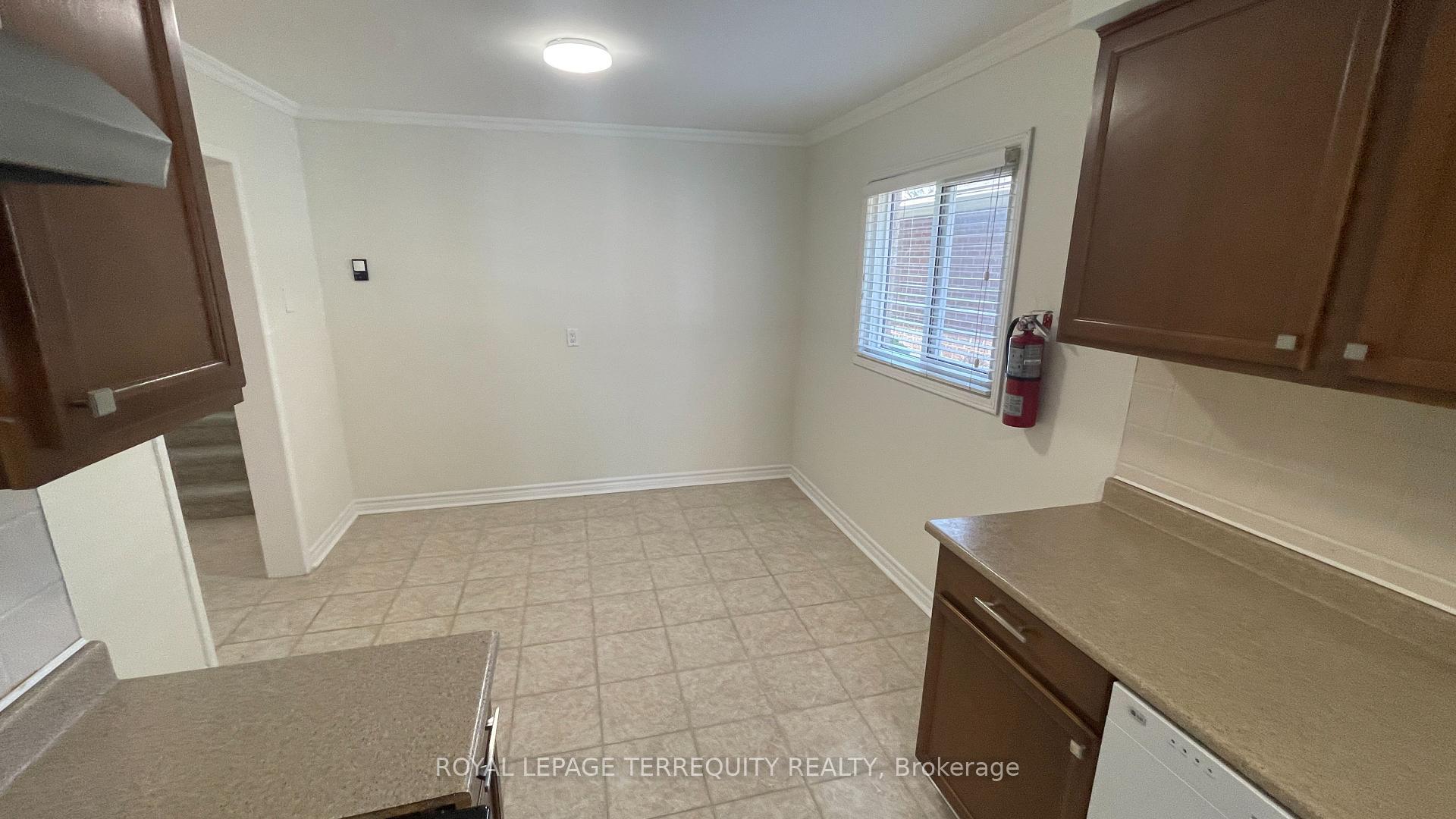 Photo 11 of 3151 Bracknell Crescent, Mississauga, Meadowvale — HOMEH