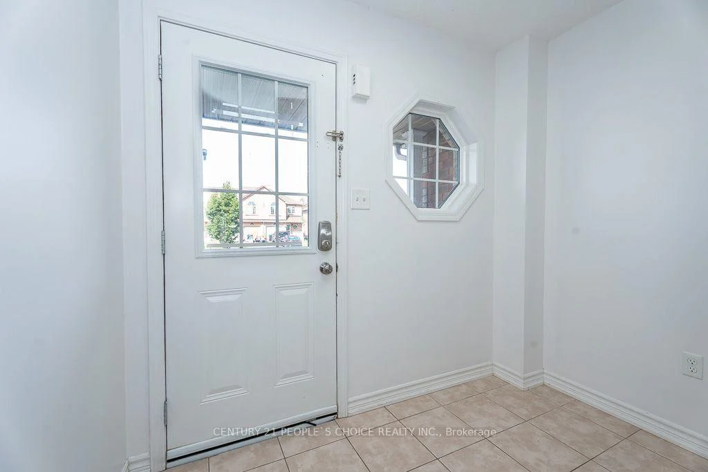 Photo 8 of 129 Sydenham Wells Square, Barrie, Georgian Drive — HOMEH