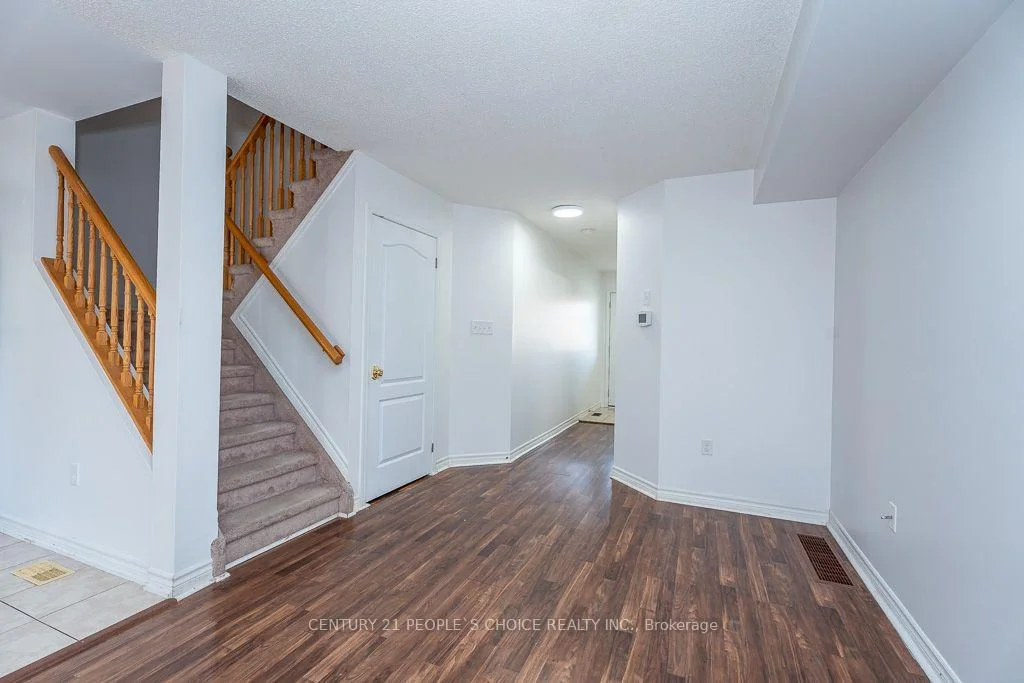 Photo 12 of 129 Sydenham Wells Square, Barrie, Georgian Drive — HOMEH