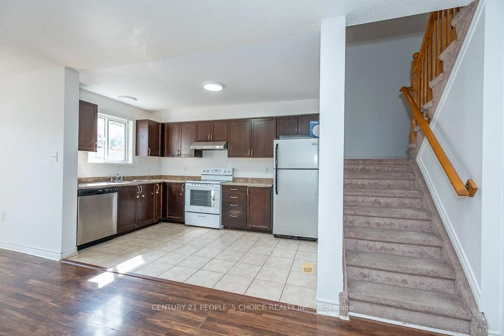 Photo 13 of 129 Sydenham Wells Square, Barrie, Georgian Drive — HOMEH