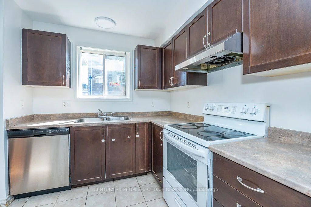 Photo 19 of 129 Sydenham Wells Square, Barrie, Georgian Drive — HOMEH
