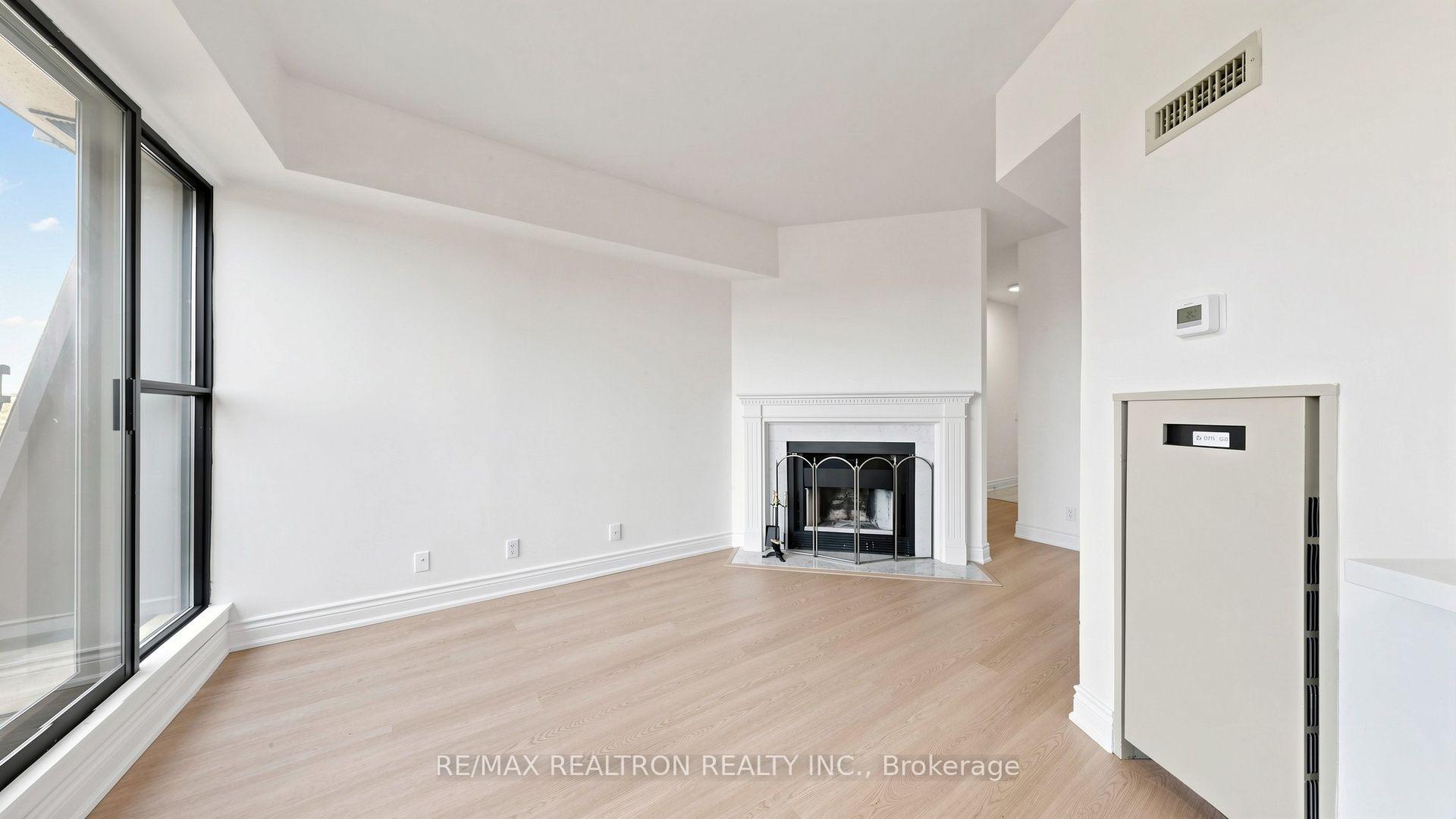 Photo 19 of Unit 806, 456 College Street, Toronto, Palmerston-Little Italy — HOMEH