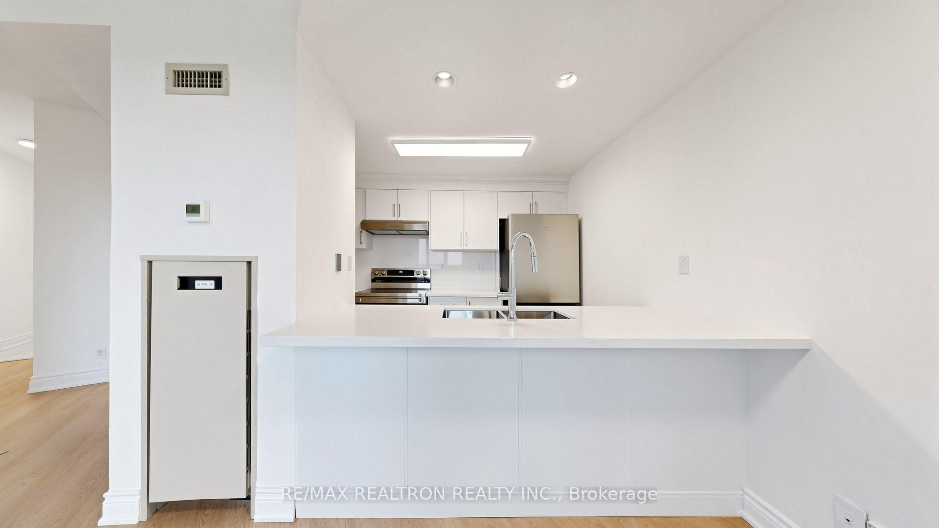 Photo 23 of Unit 806, 456 College Street, Toronto, Palmerston-Little Italy — HOMEH