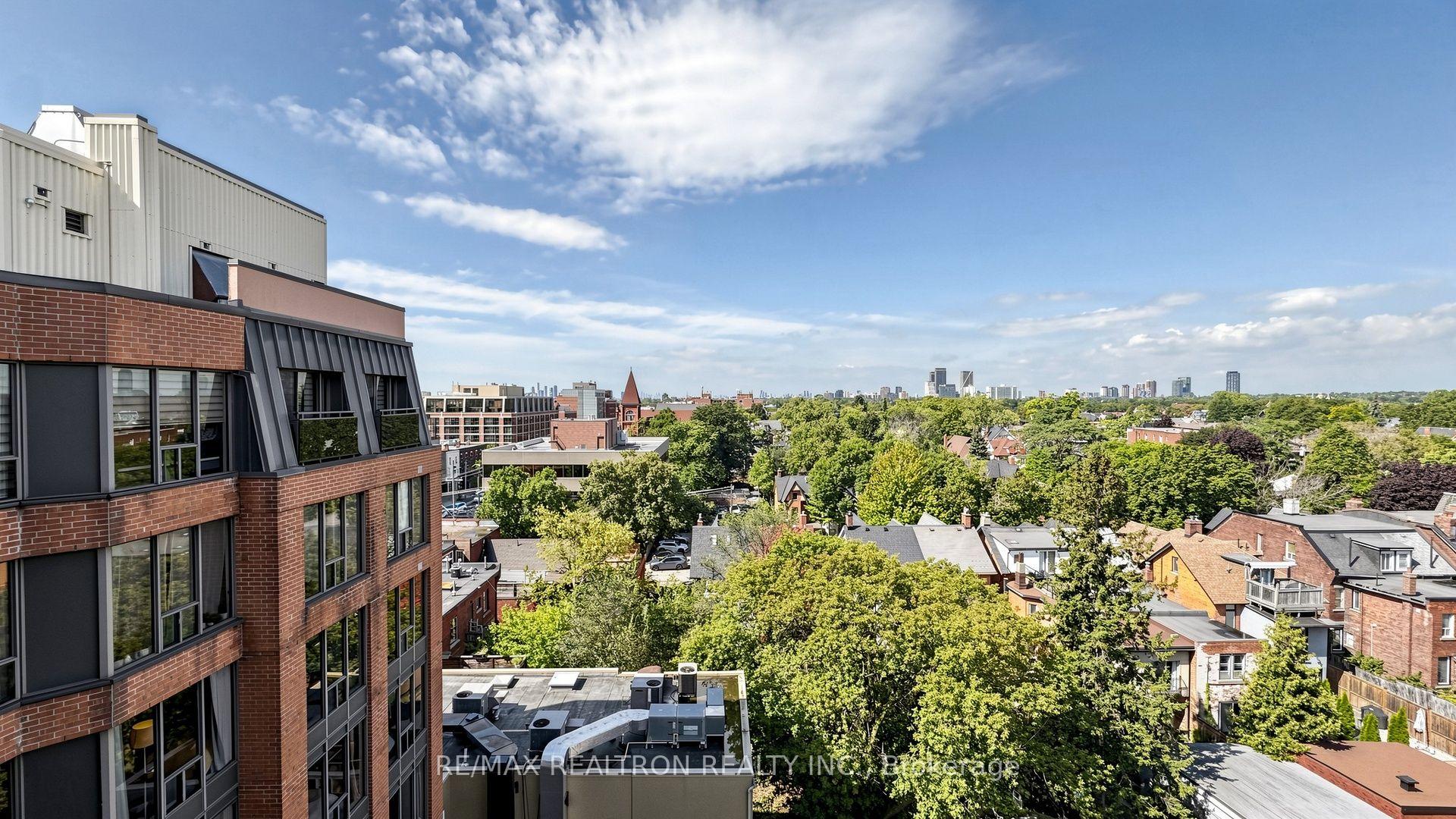 Photo 3 of Unit 806, 456 College Street, Toronto, Palmerston-Little Italy — HOMEH