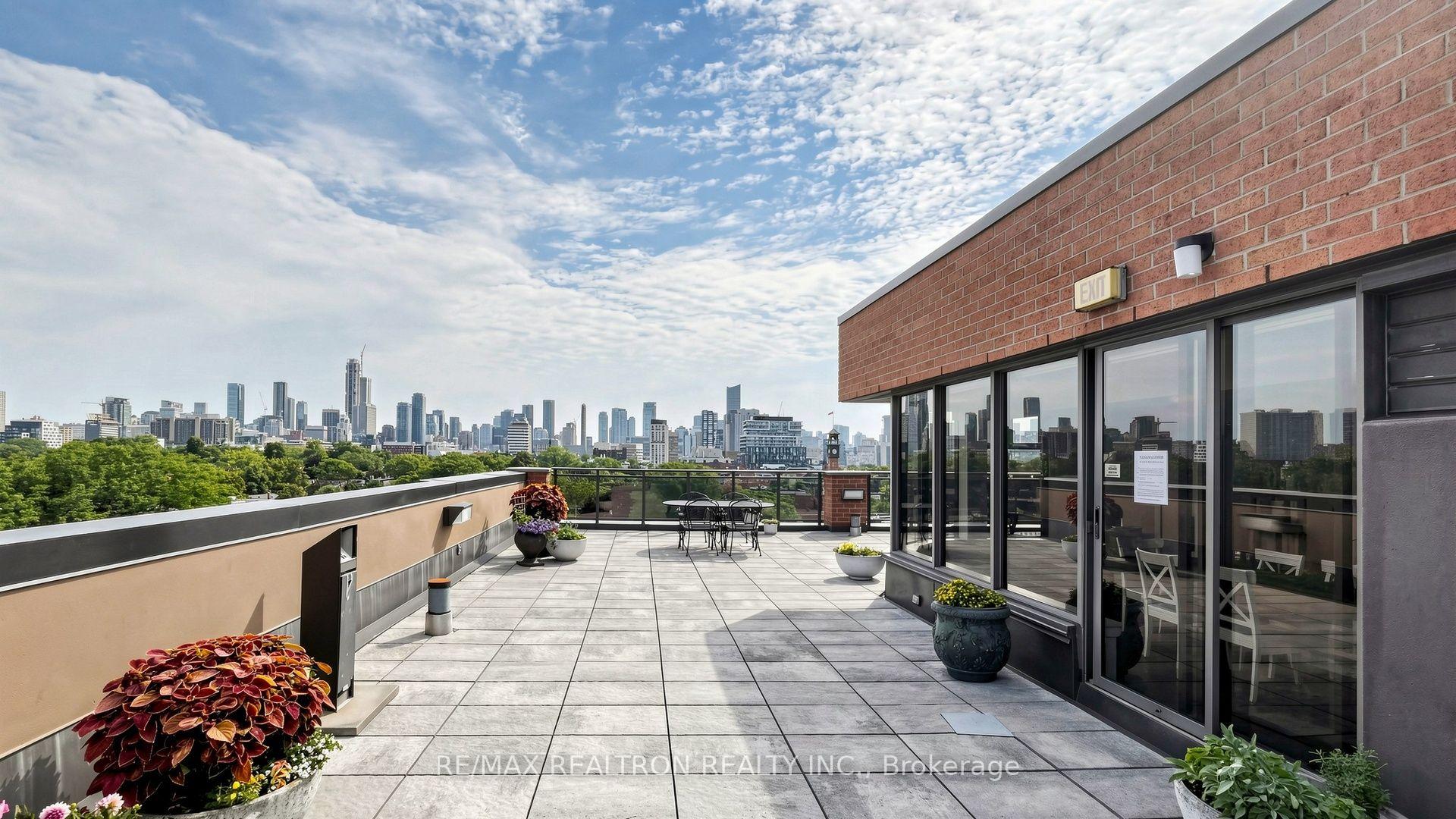 Photo 44 of Unit 806, 456 College Street, Toronto, Palmerston-Little Italy — HOMEH