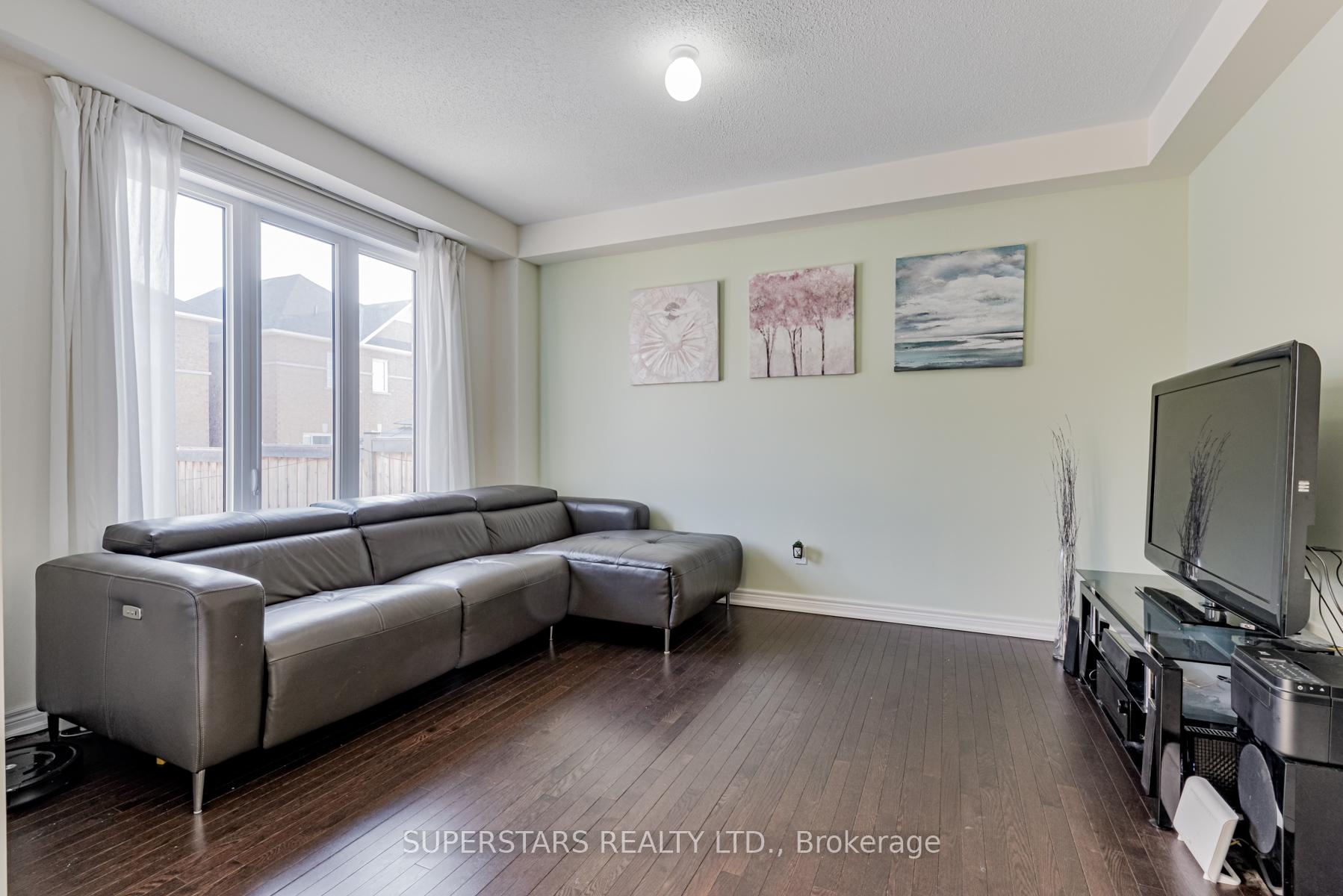Photo 24 of 3 Wermoth Court, Markham, Wismer — HOMEH