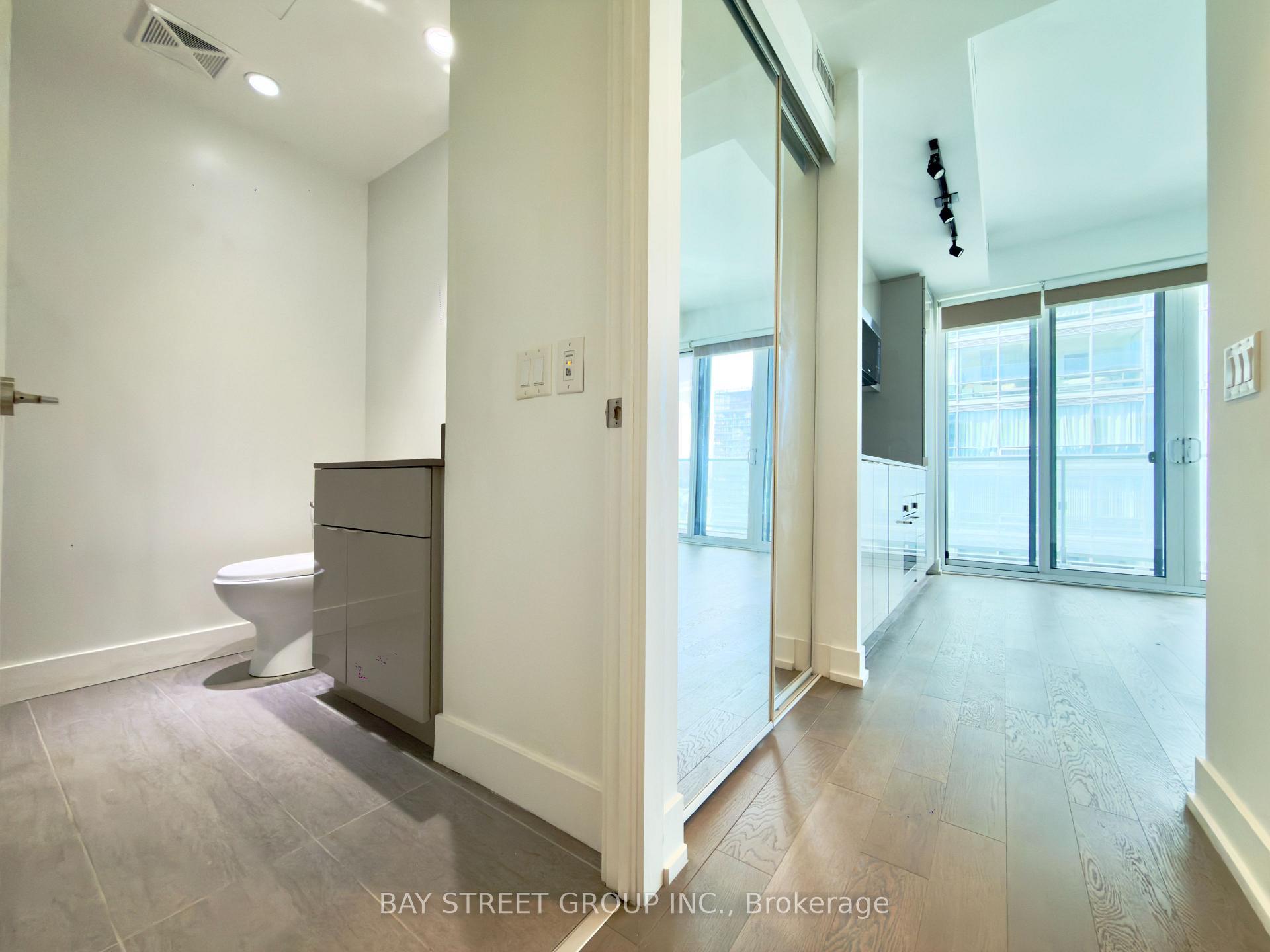 Photo 3 of Unit 4502, 7 Grenville Street, Toronto, Bay Street Corridor — HOMEH