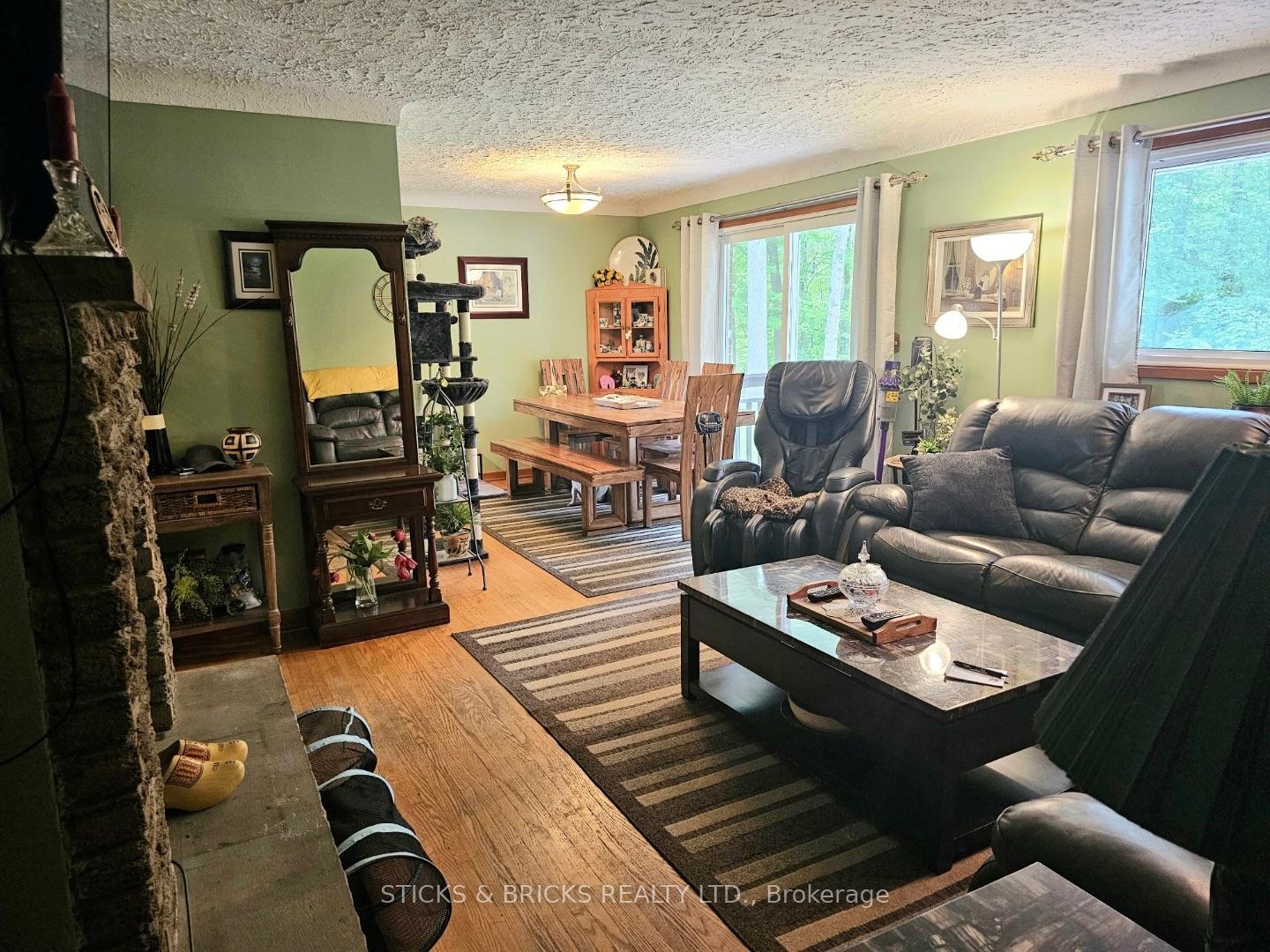 Photo 5 of 9195 Carl Road, Niagara Falls, Schisler — HOMEH