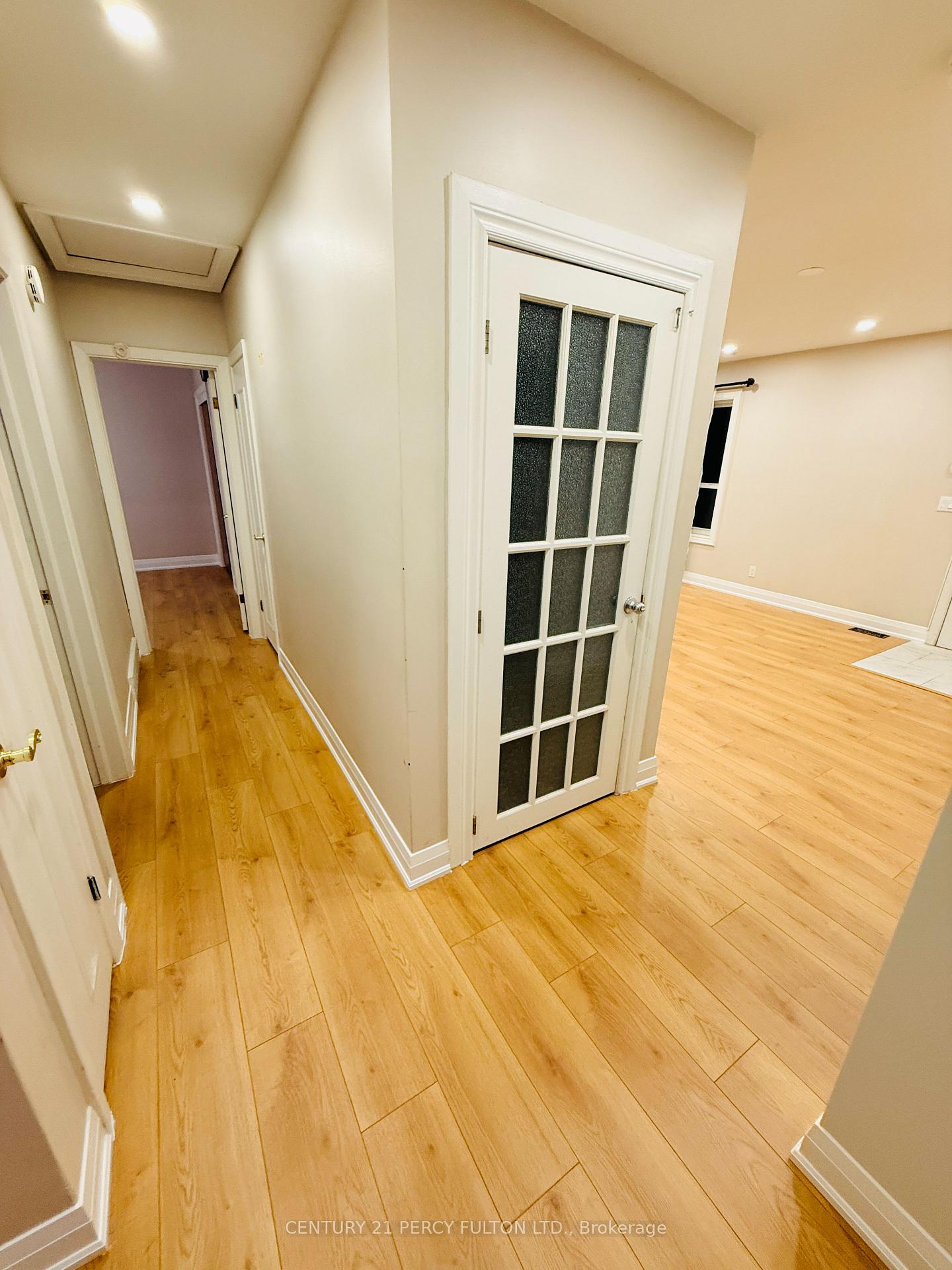 Photo 4 of 379 Welland Avenue, Oshawa, McLaughlin — HOMEH