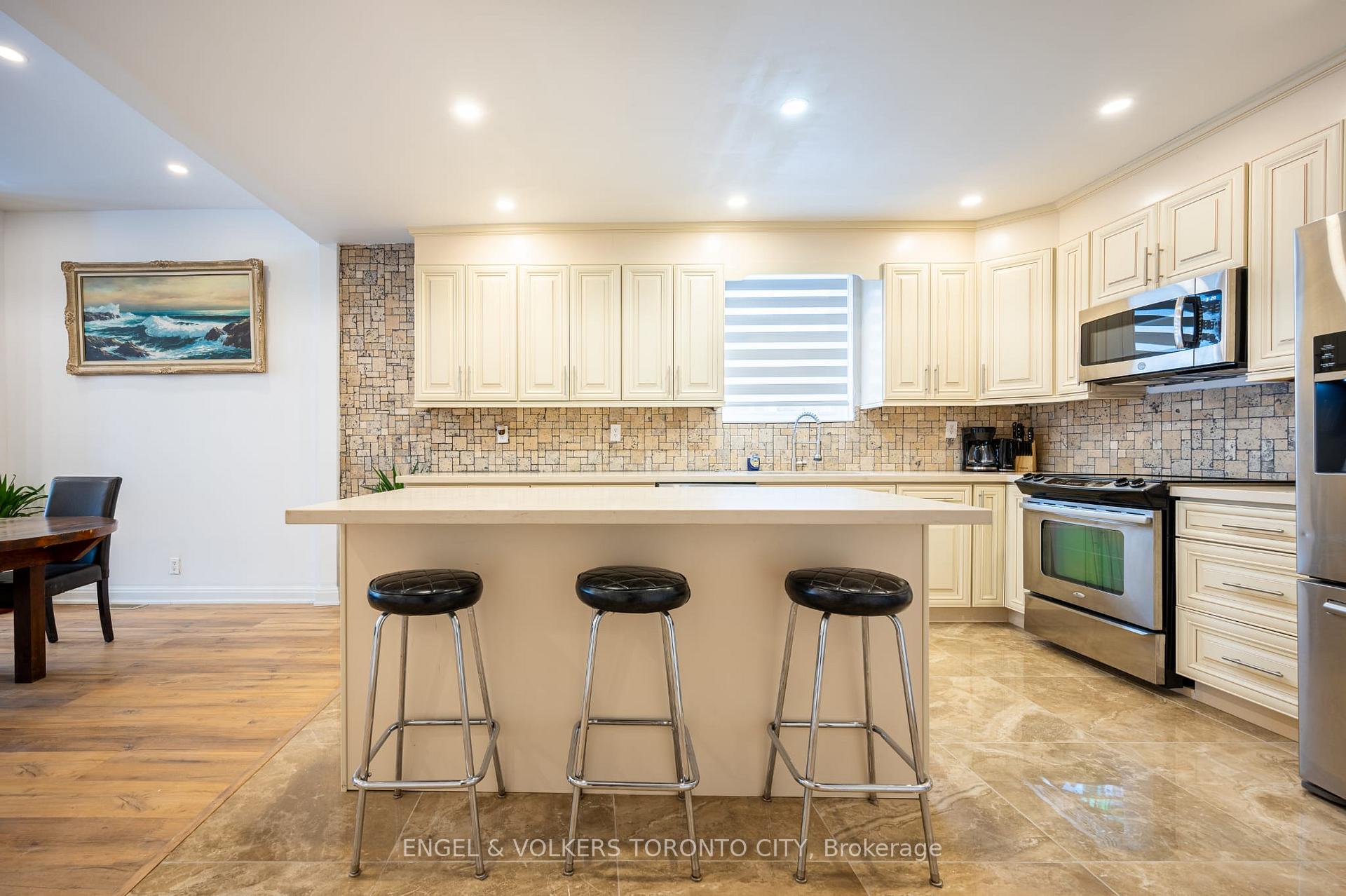 Photo 11 of 298 Seaton Street, Toronto, Cabbagetown-South St. James Town — HOMEH