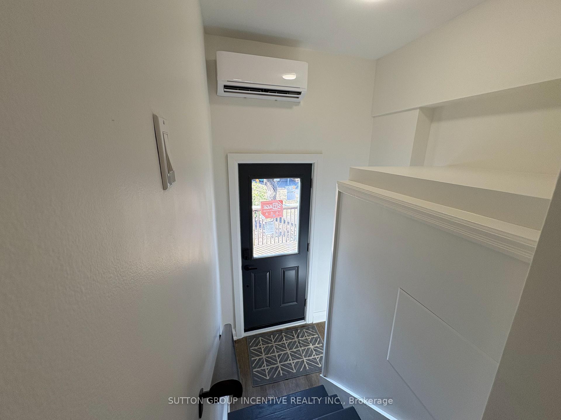 Photo 4 of Unit Upper, 20 Bayview Drive, Barrie, Allandale — HOMEH