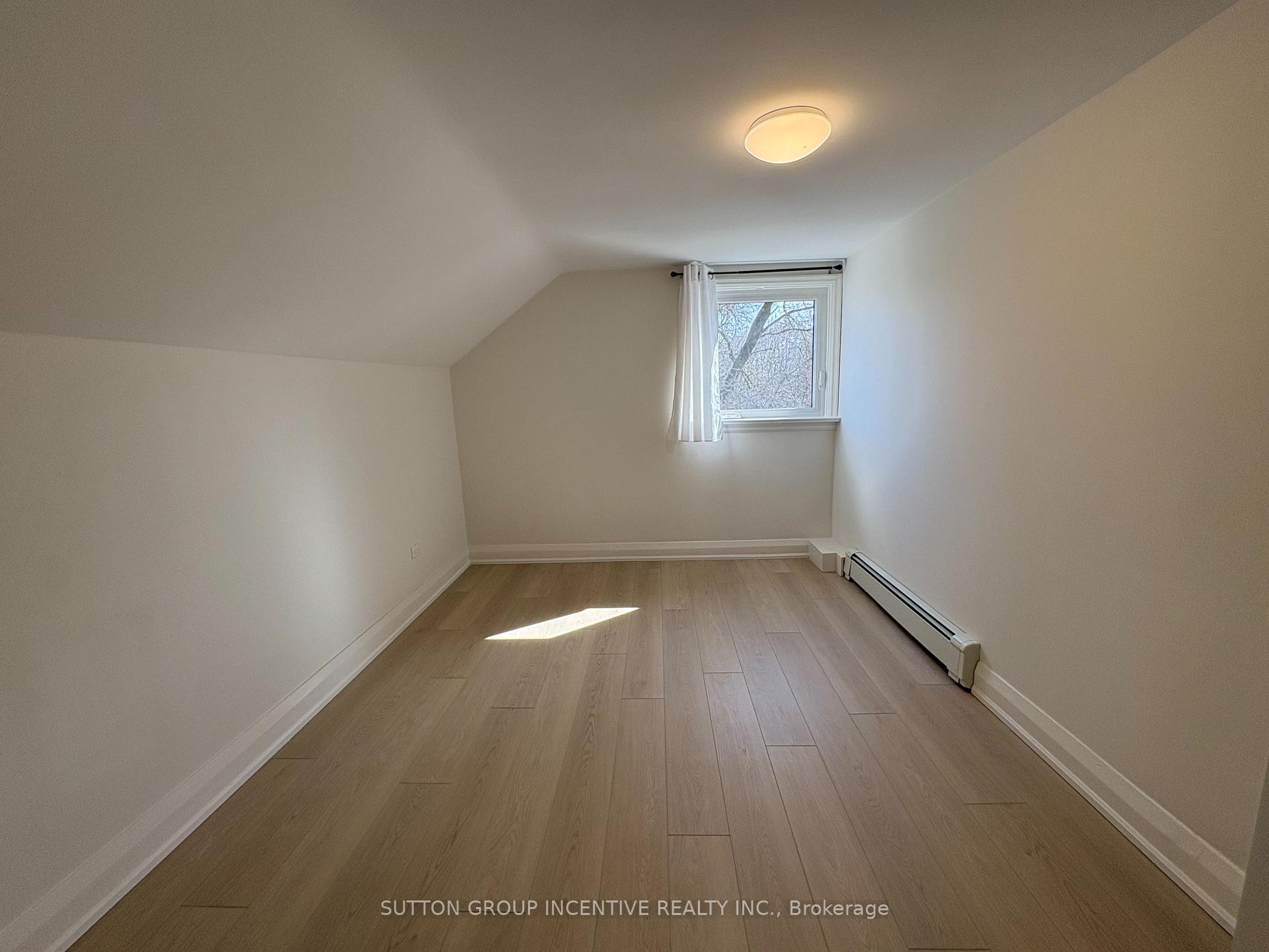Photo 9 of Unit Upper, 20 Bayview Drive, Barrie, Allandale — HOMEH