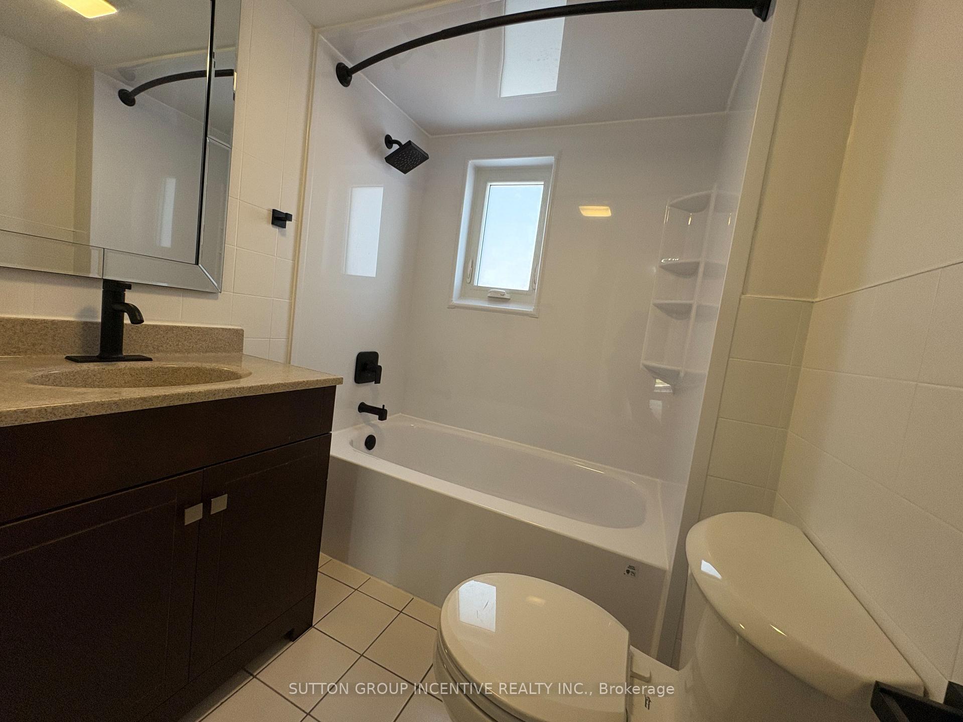 Photo 13 of Unit Upper, 20 Bayview Drive, Barrie, Allandale — HOMEH