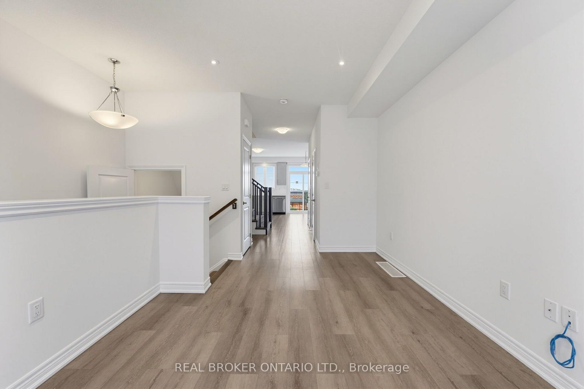 Photo 5 of 120 Court Drive, Brant, Paris — HOMEH