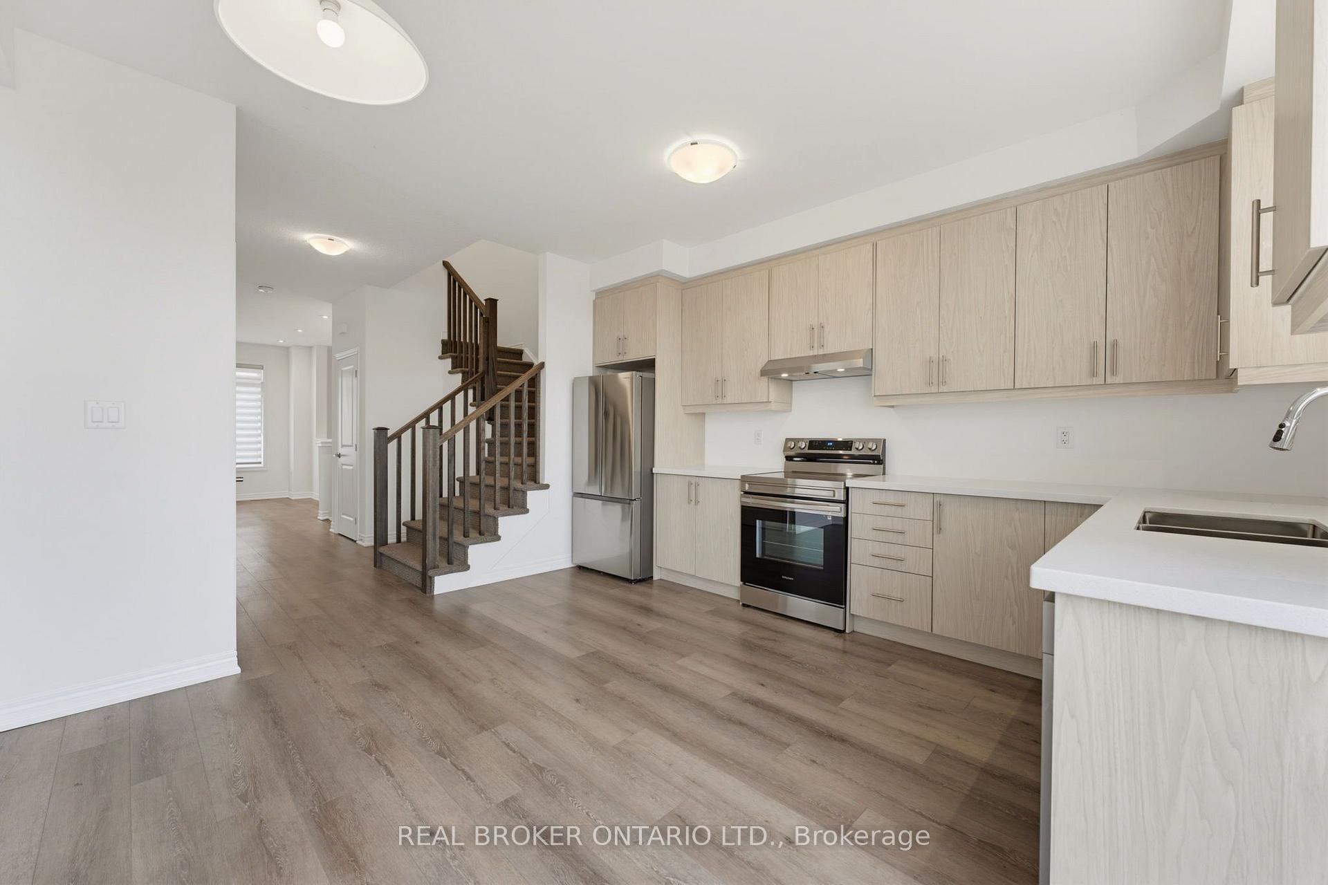 Photo 11 of 120 Court Drive, Brant, Paris — HOMEH