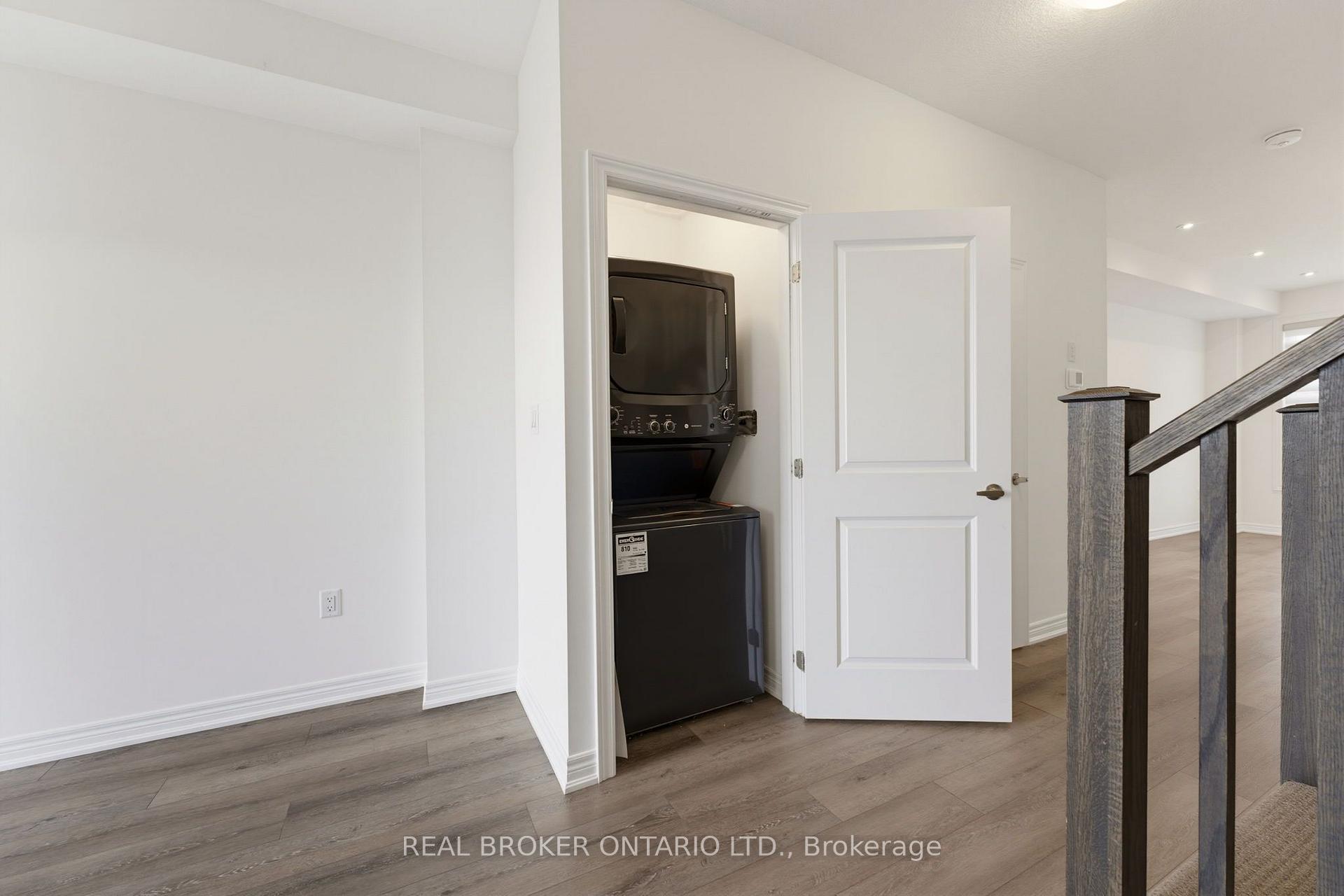 Photo 13 of 120 Court Drive, Brant, Paris — HOMEH