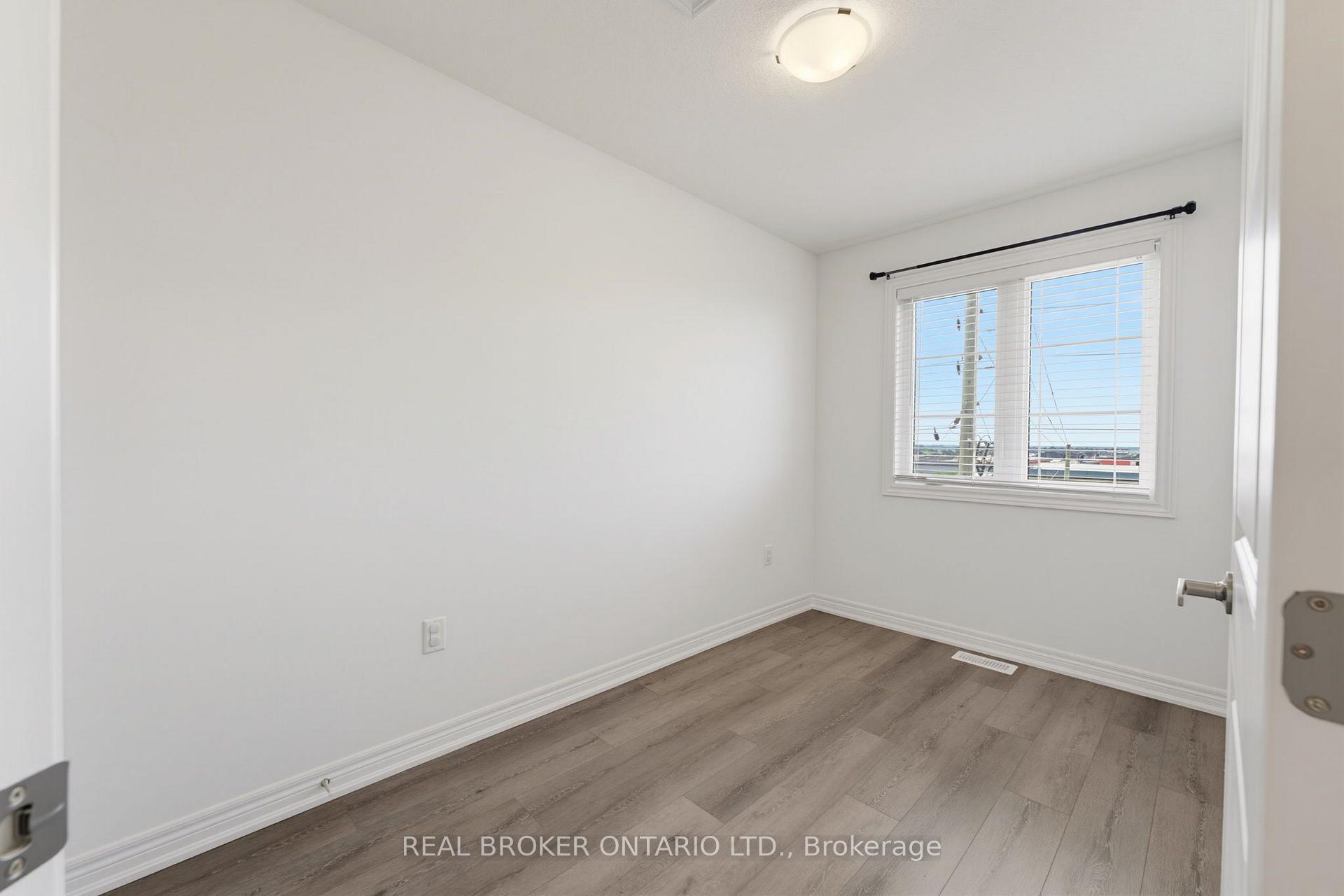 Photo 20 of 120 Court Drive, Brant, Paris — HOMEH