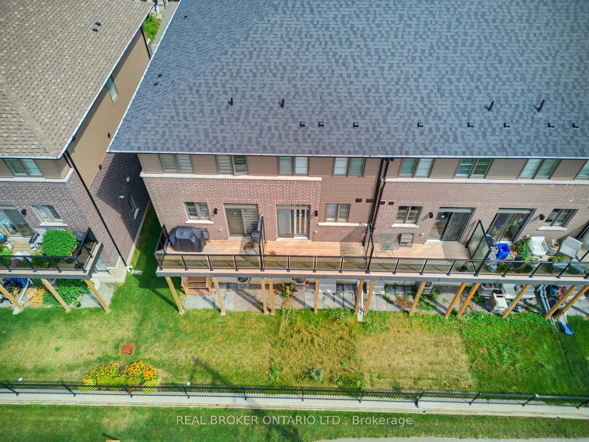Photo 33 of 120 Court Drive, Brant, Paris — HOMEH