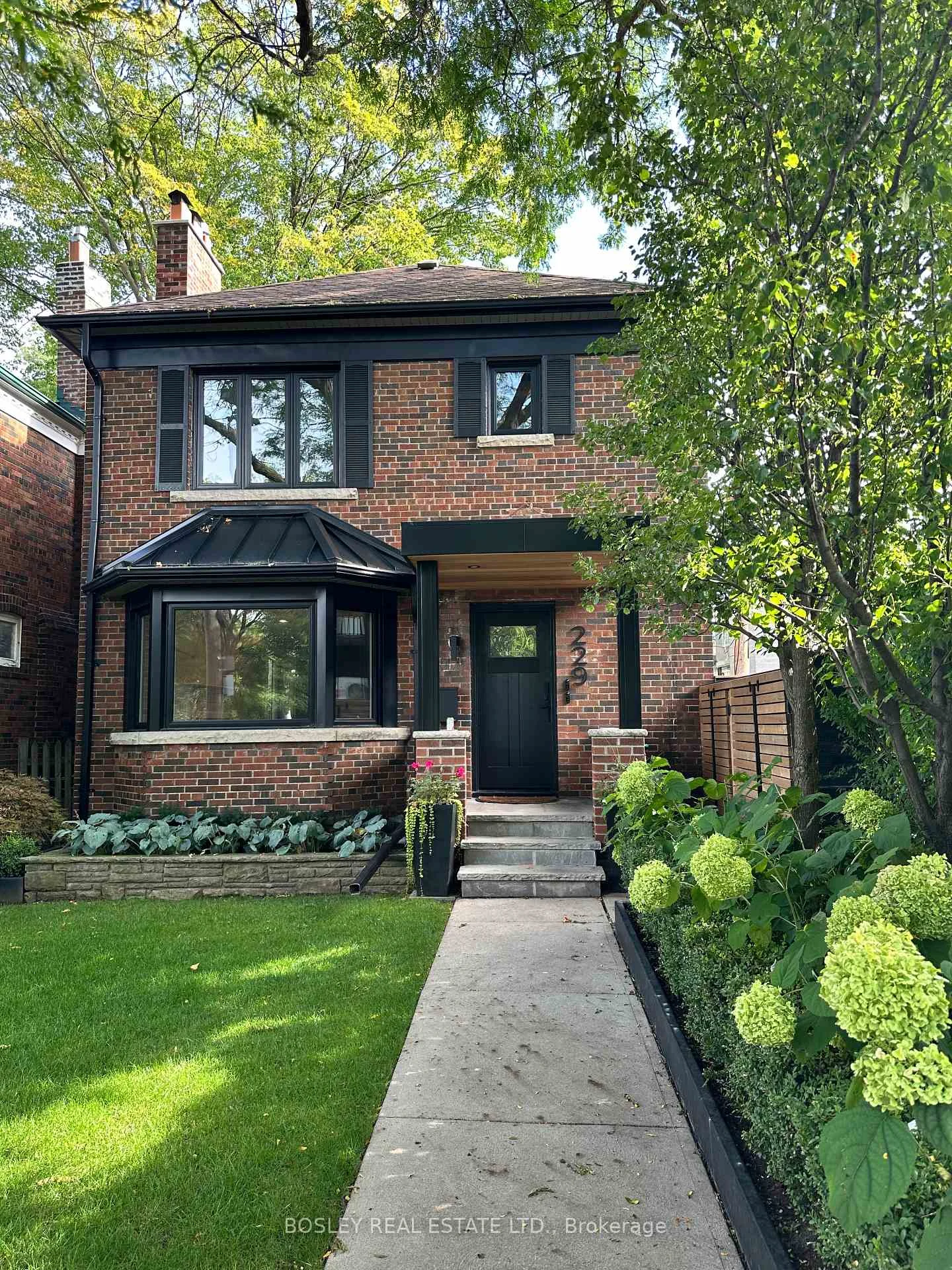 Front of Unit 2, 229 Manor Road E