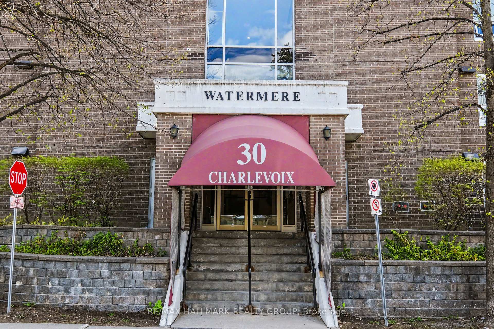 Photo 2 of Unit 103, 30 Charlevoix Street, Ottawa, Vanier — HOMEH