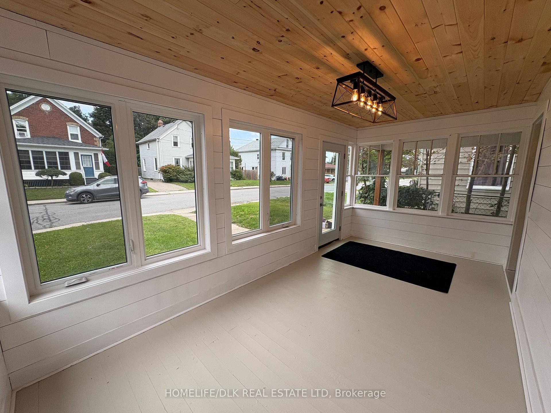 Photo 4 of 23 Strathcona Street, Smiths Falls, Smiths Falls — HOMEH